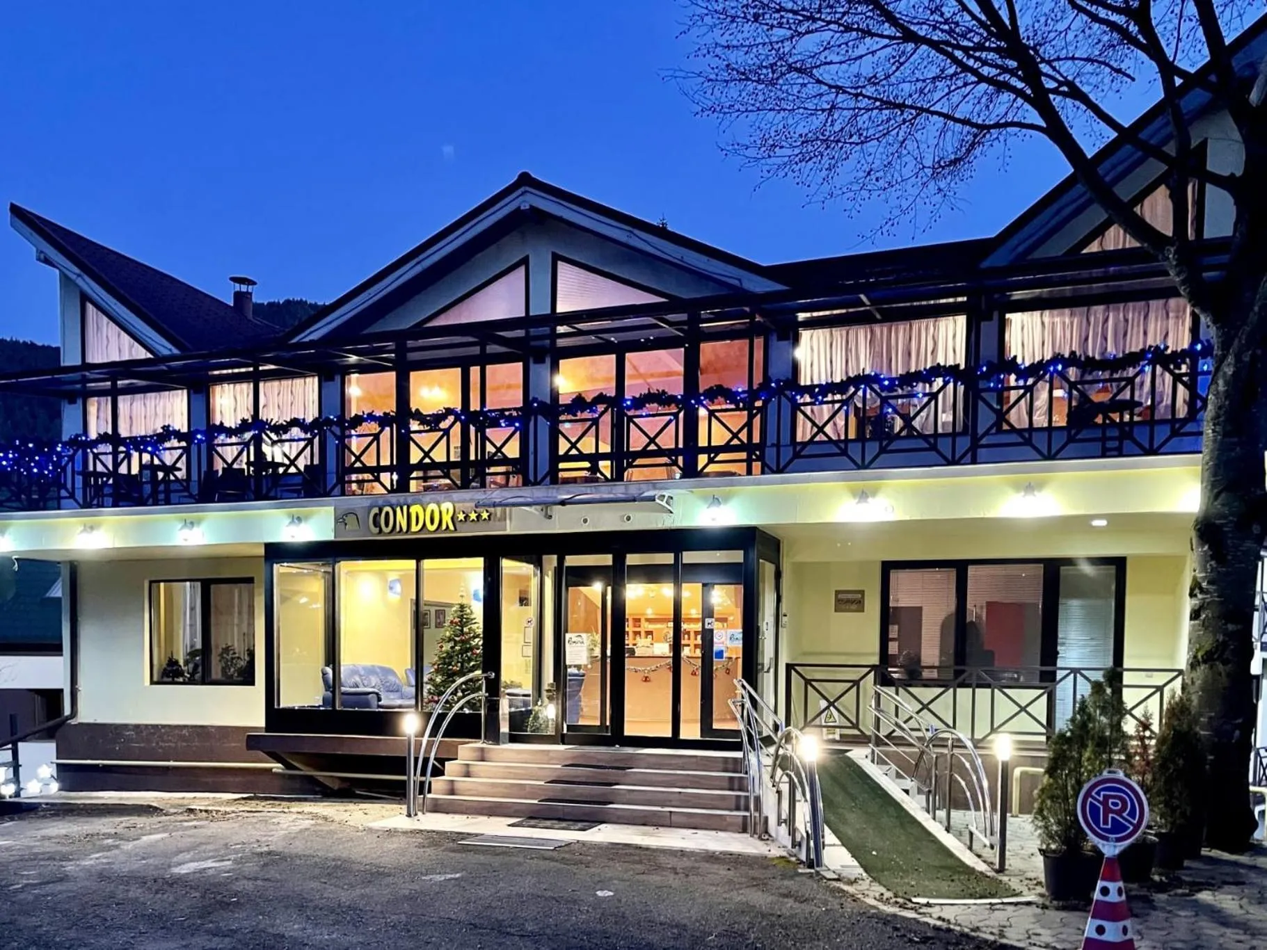 Property building in Vila Condor