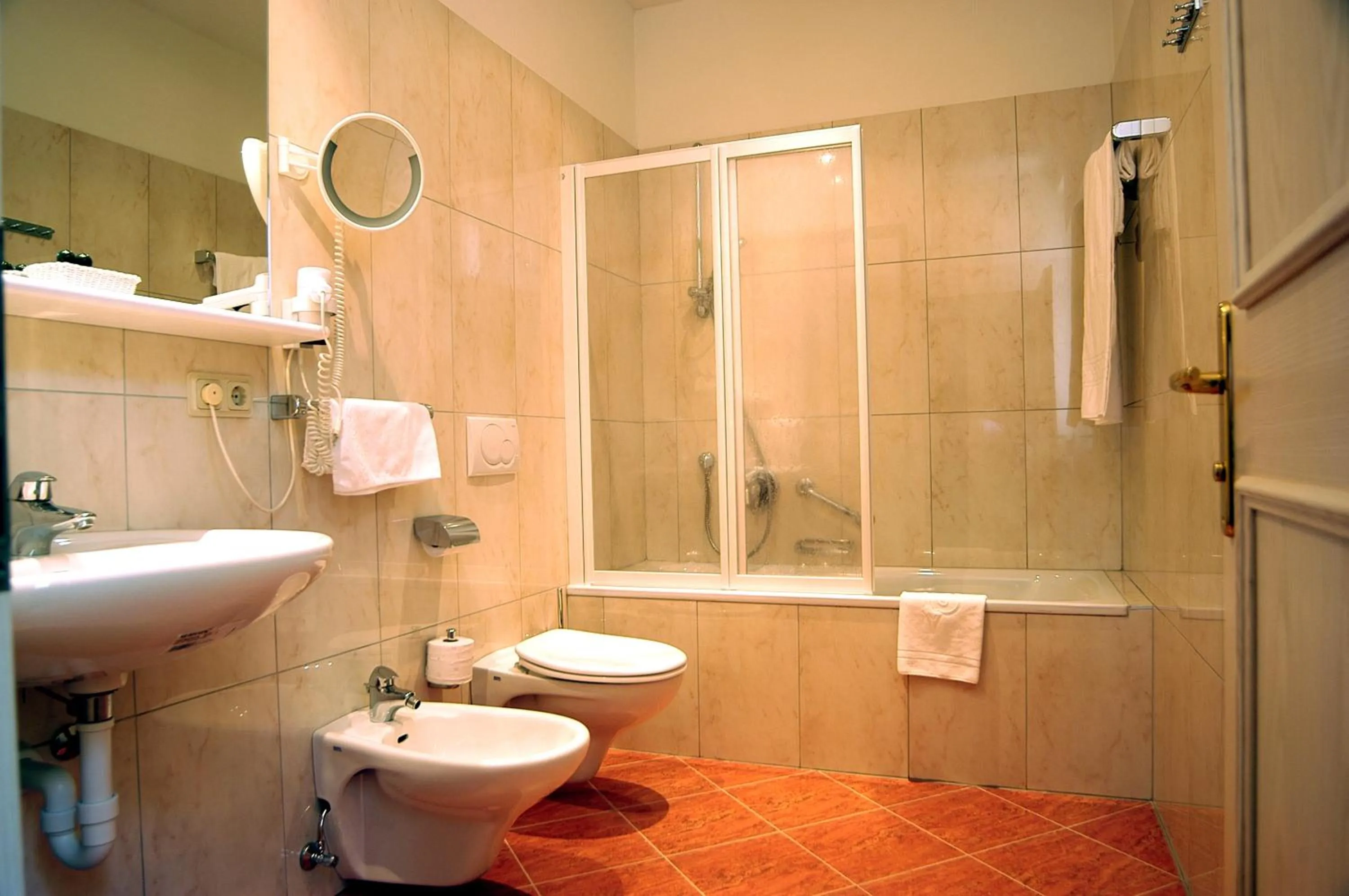 Bathroom in Hotel Grüner Baum