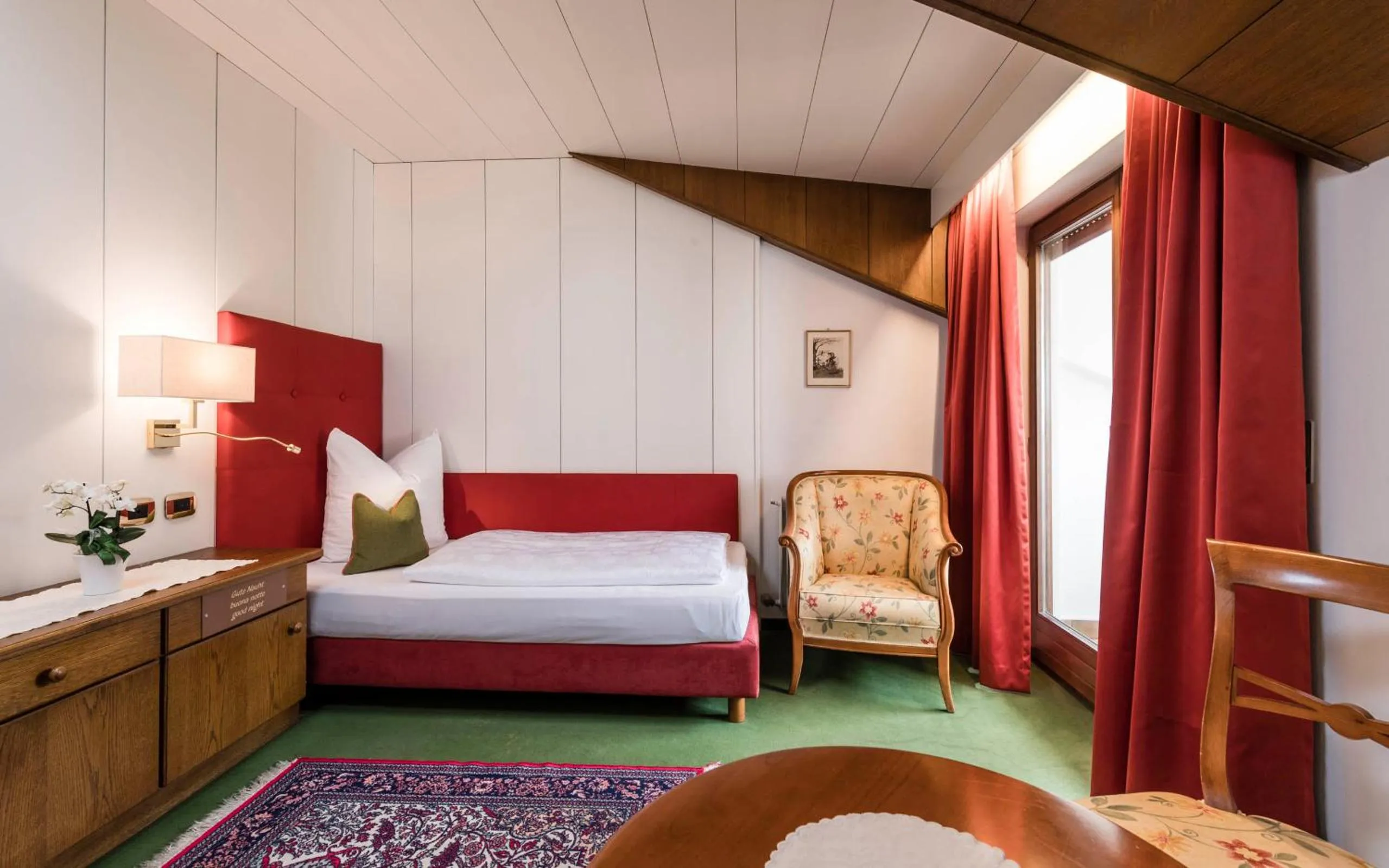 Photo of the whole room, Bed in Hotel Grüner Baum