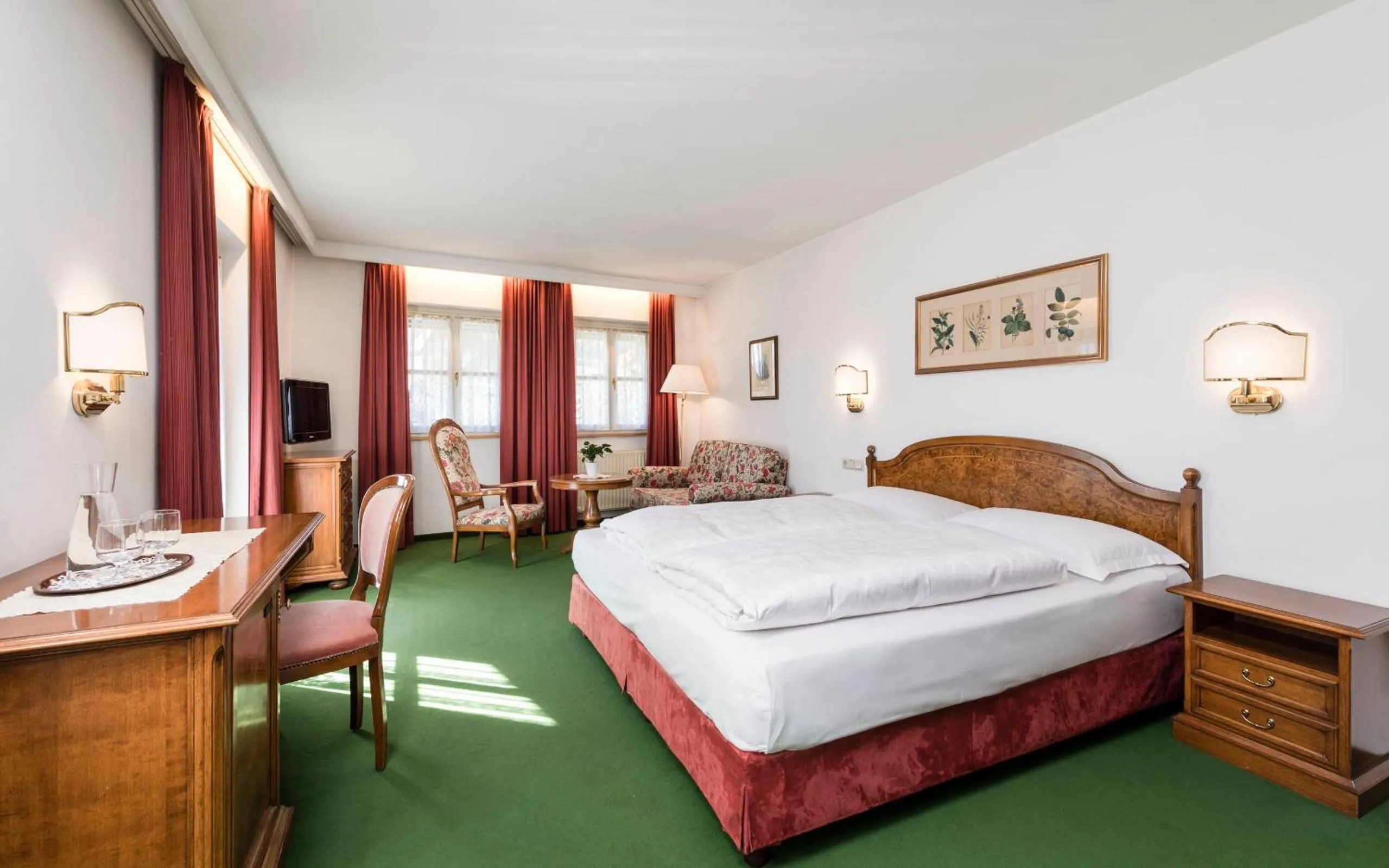 Photo of the whole room, Bed in Hotel Grüner Baum