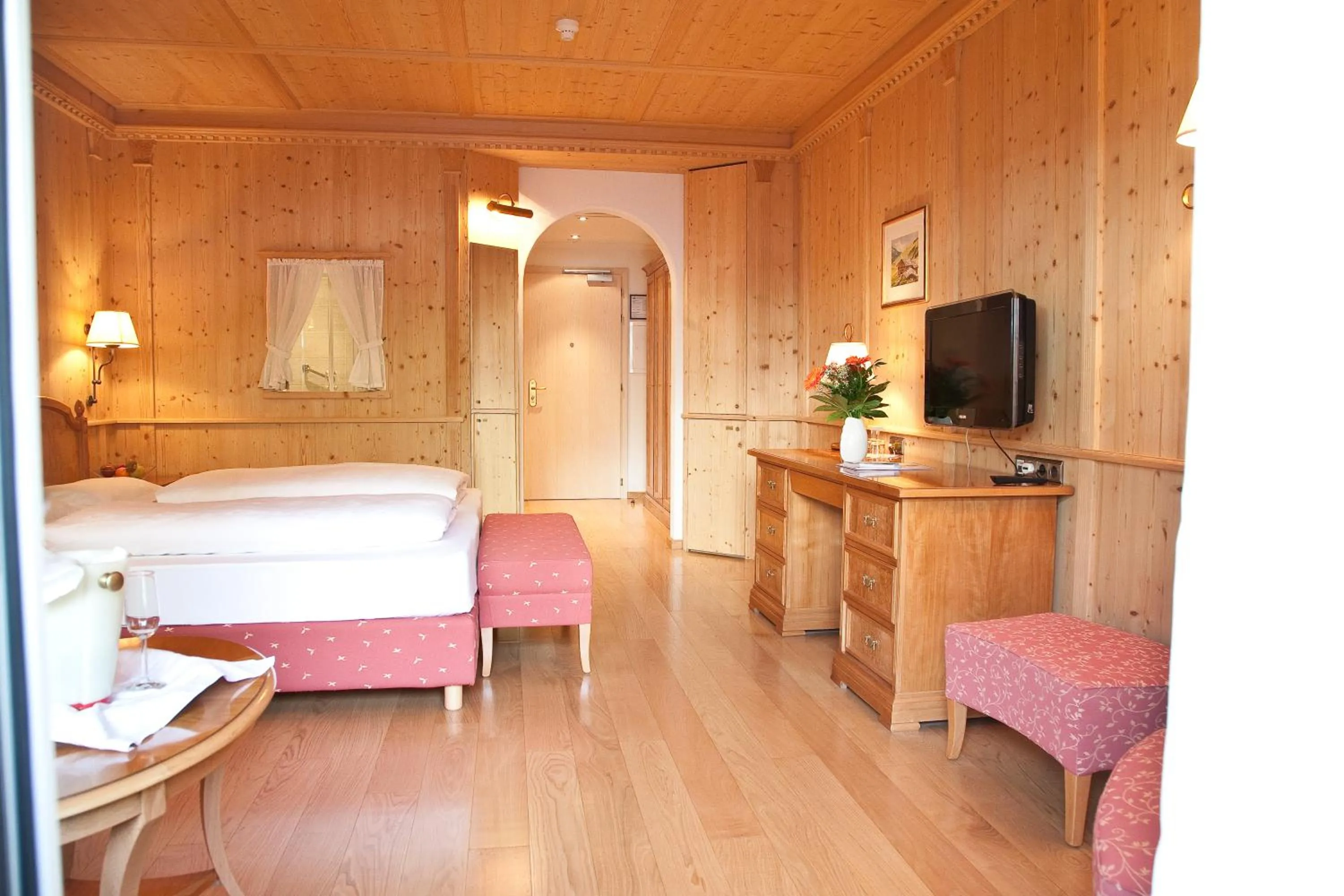 Photo of the whole room, Bed in Hotel Grüner Baum