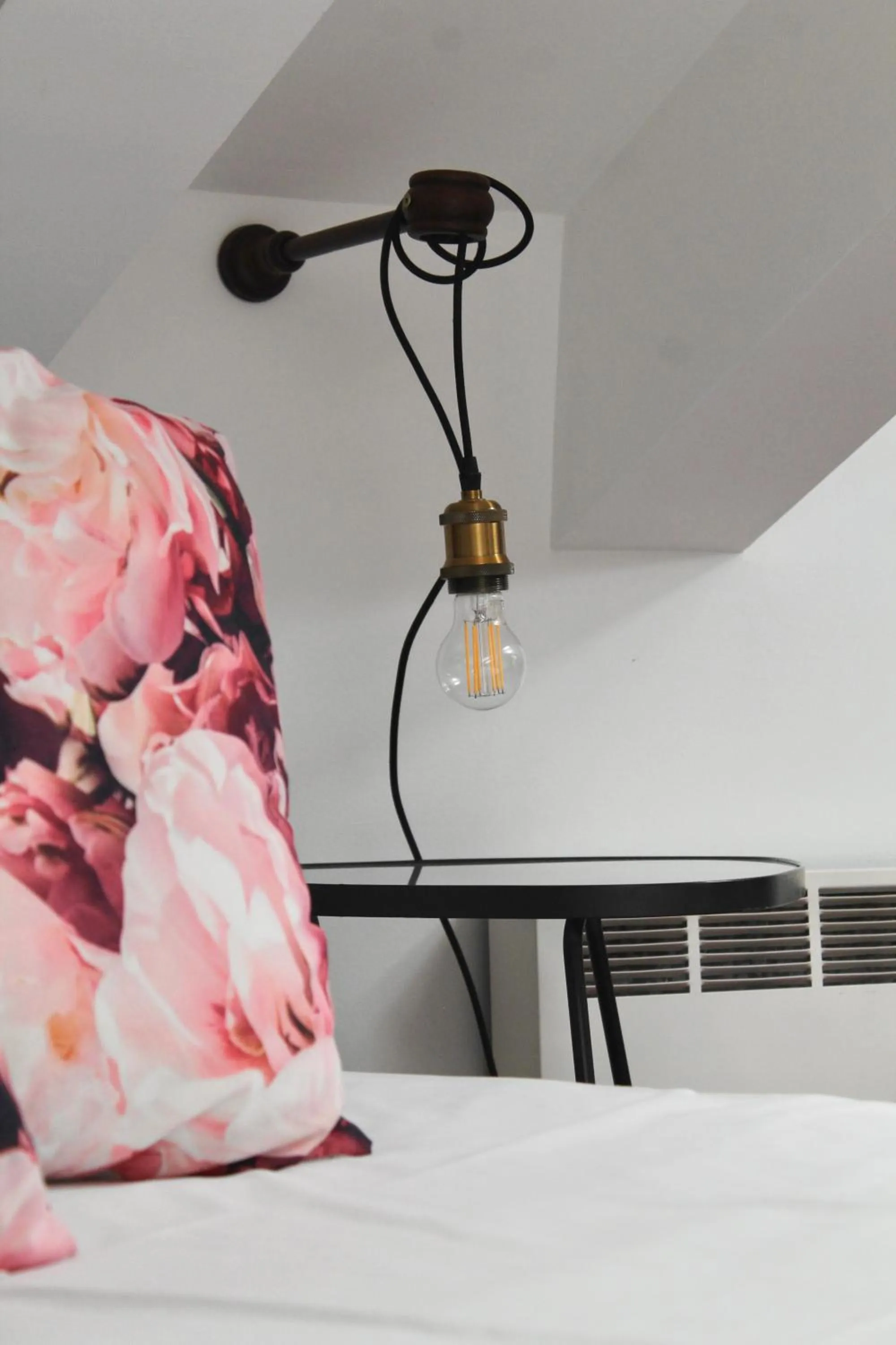 Photo of the whole room in Mercanti Attic Version