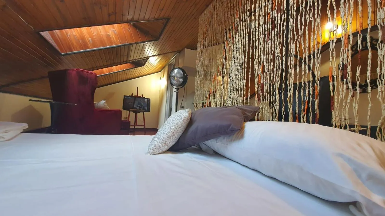 Bed in Mercanti Attic Version