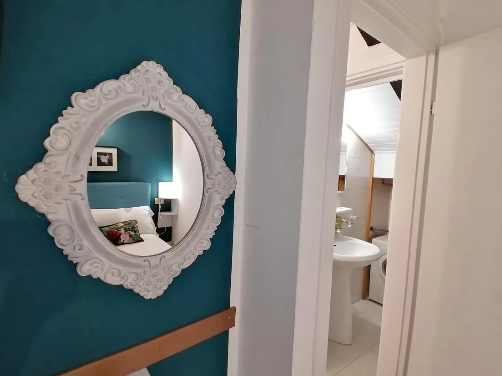 Decorative detail in Mercanti Attic Version