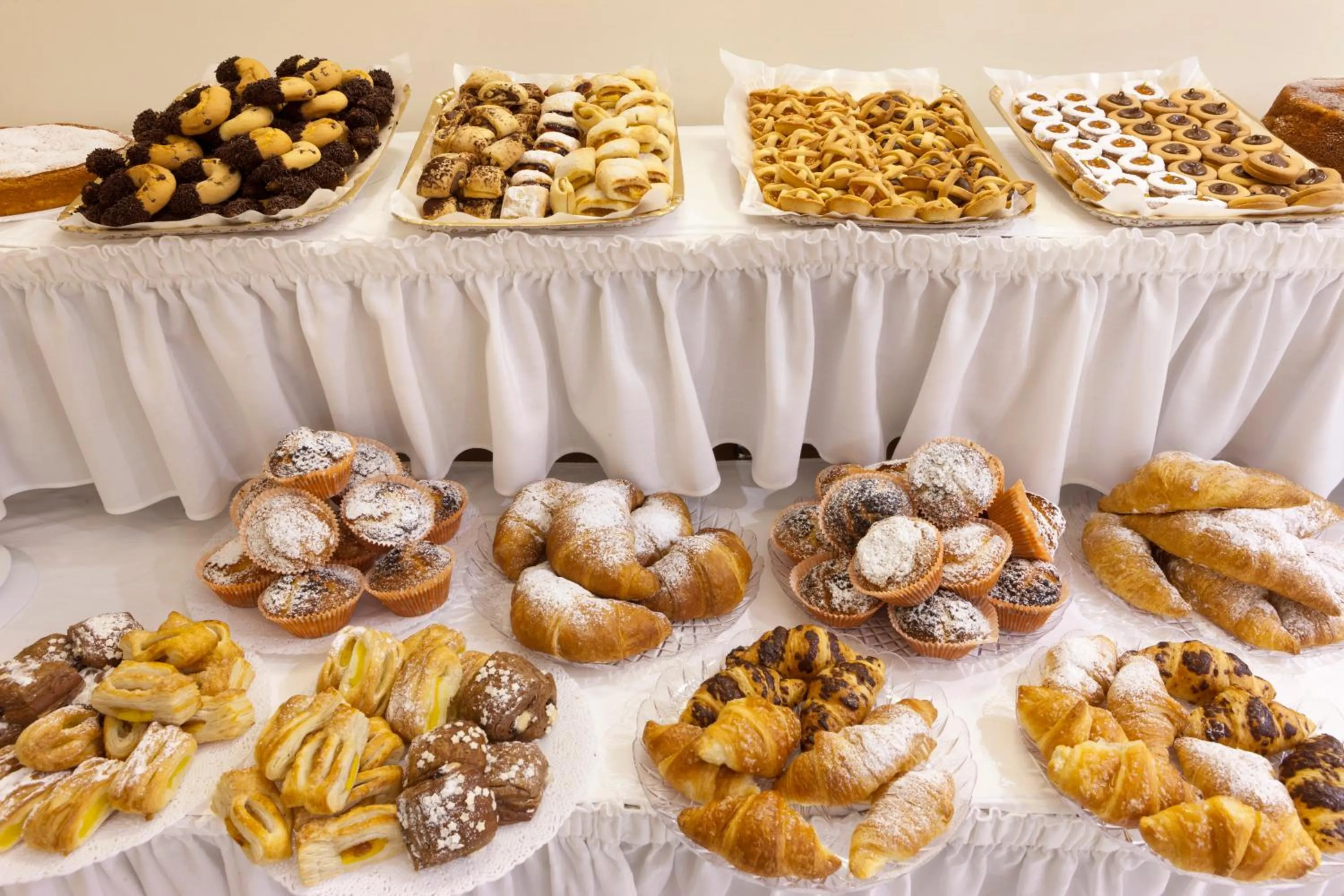 Breakfast in Hotel Del Mare