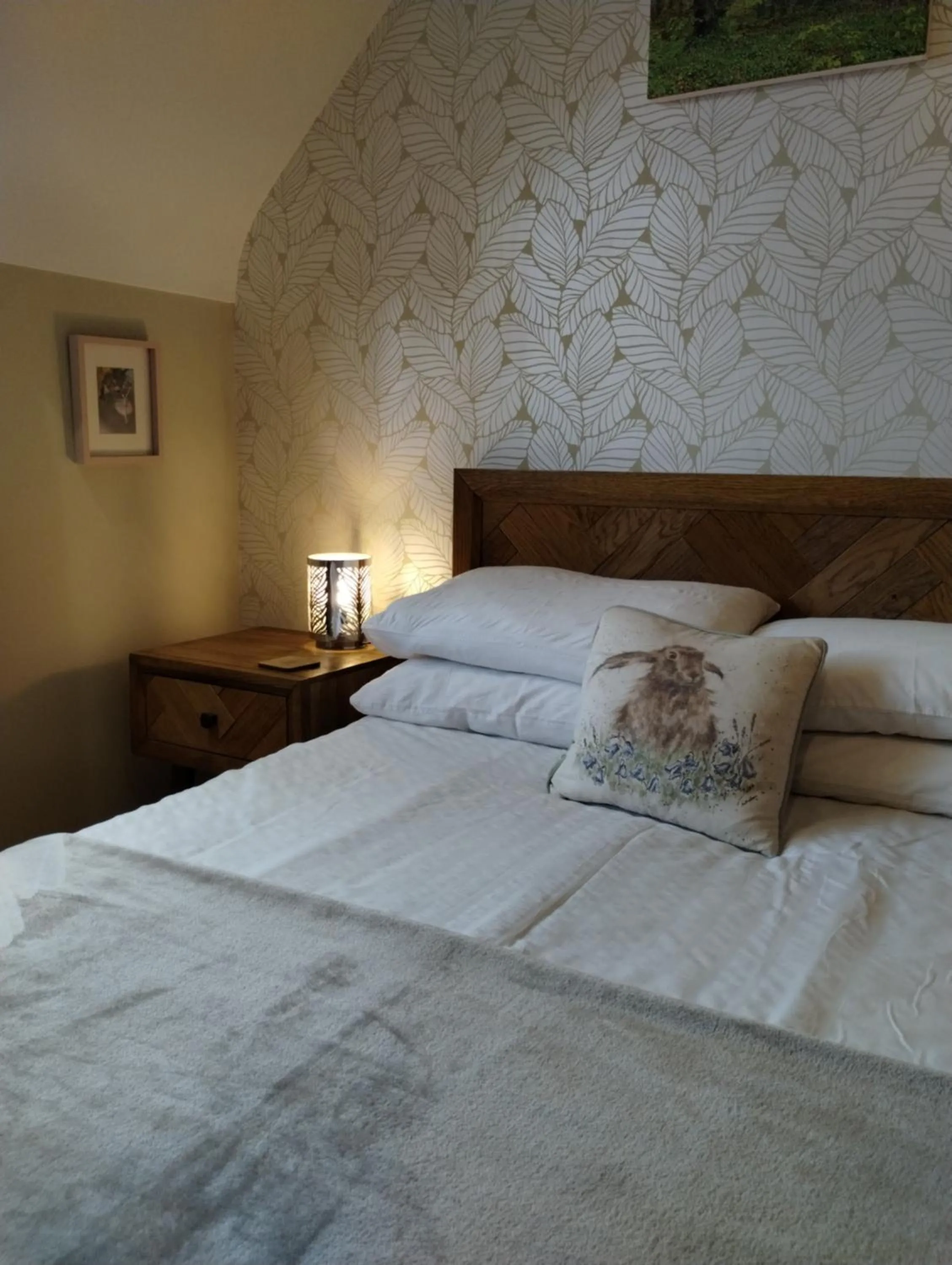 Bedroom, Bed in Rossclare Lodge