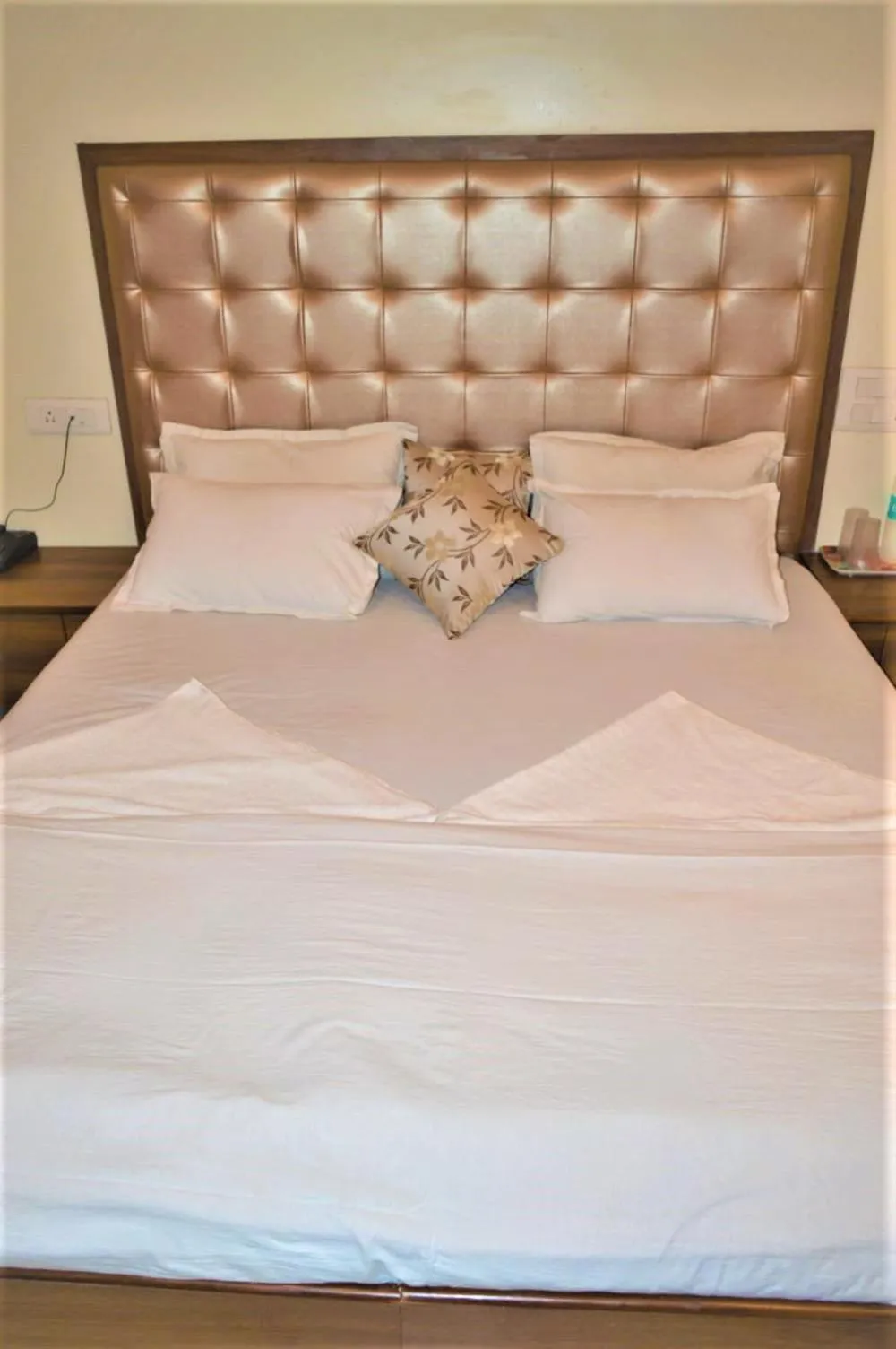 Bed in Hotel Visau,Shirdi