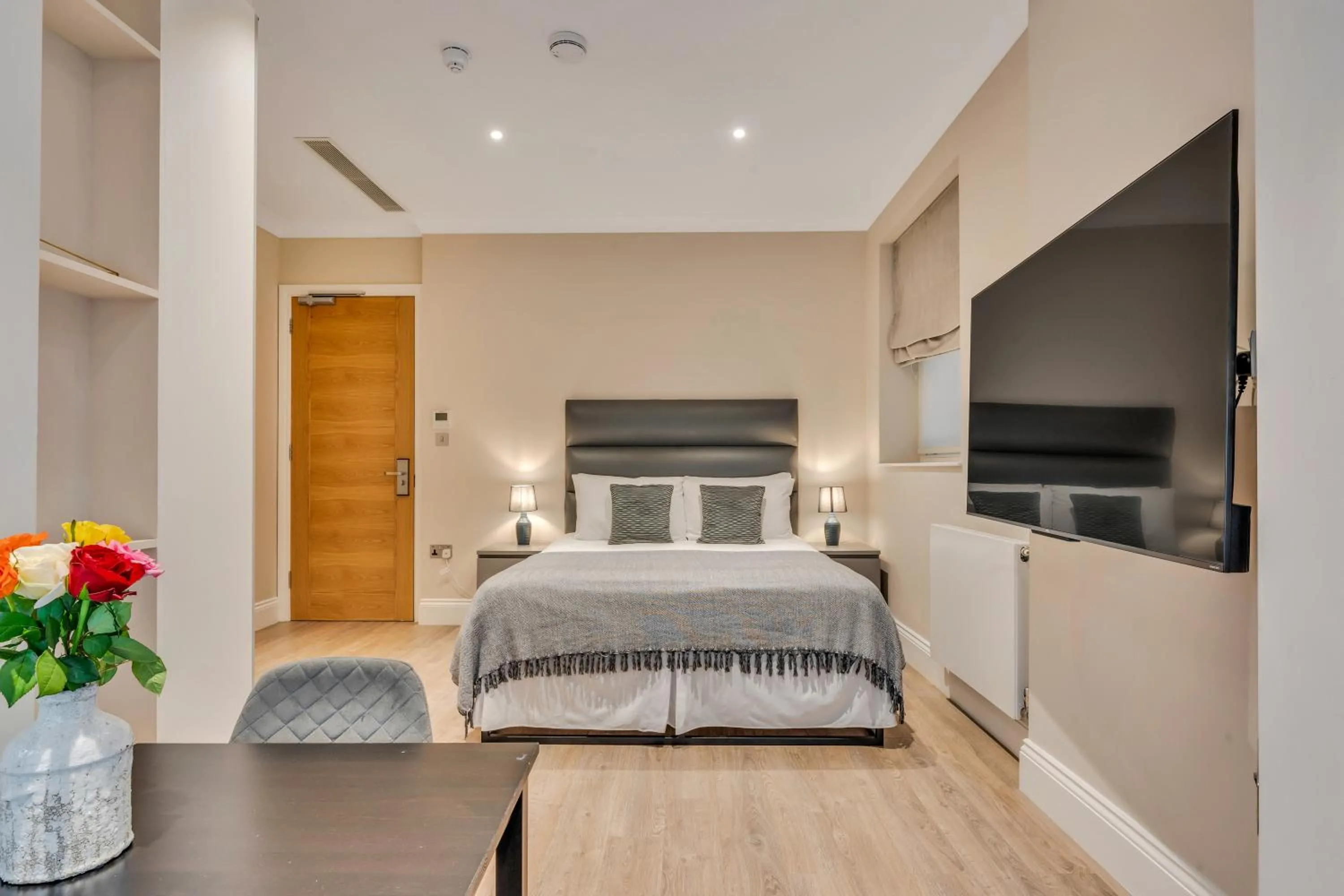 Classic Studio Lower Ground in Cleveland Residences Chelsea