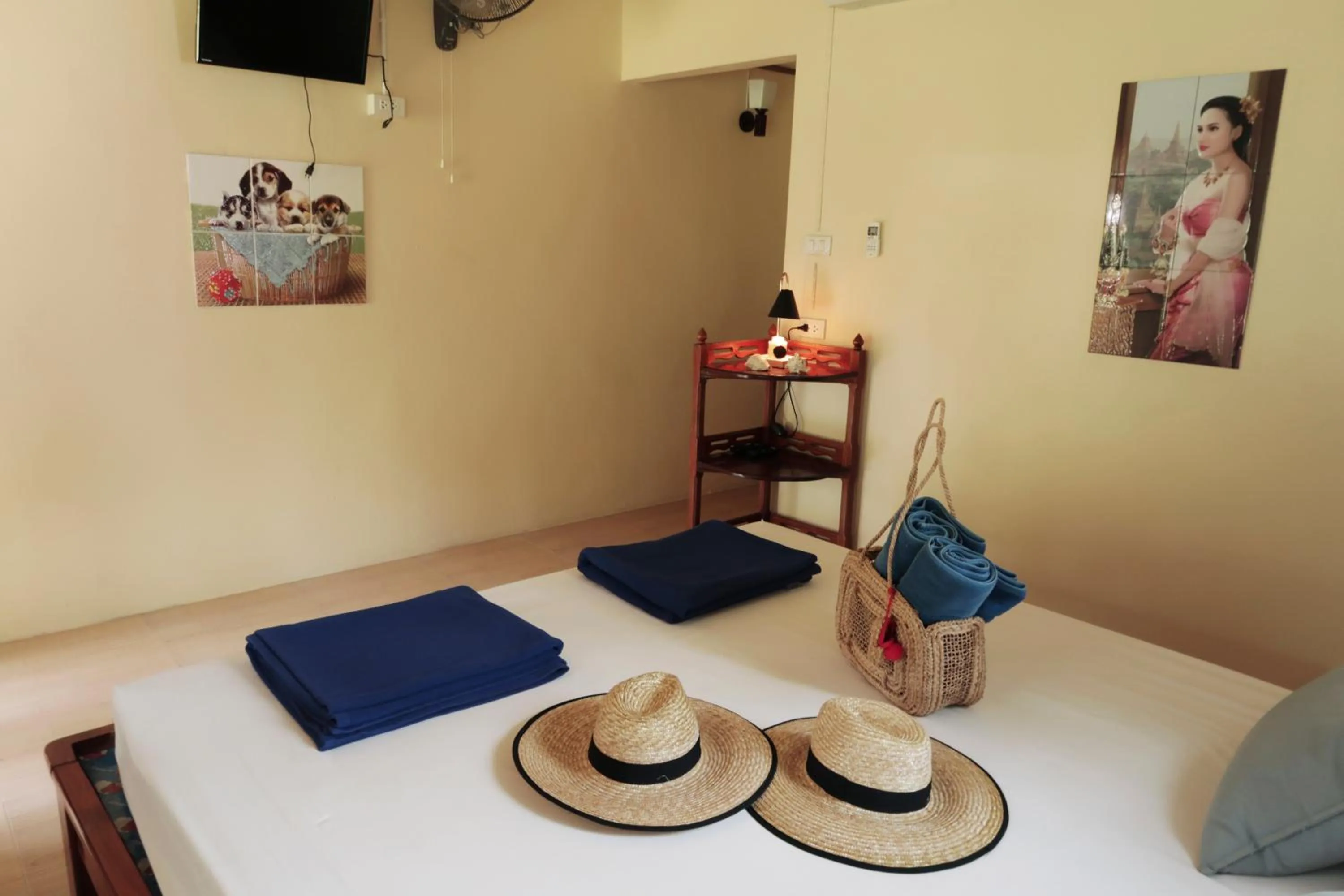 Bedroom, Bed in The Mermaid House