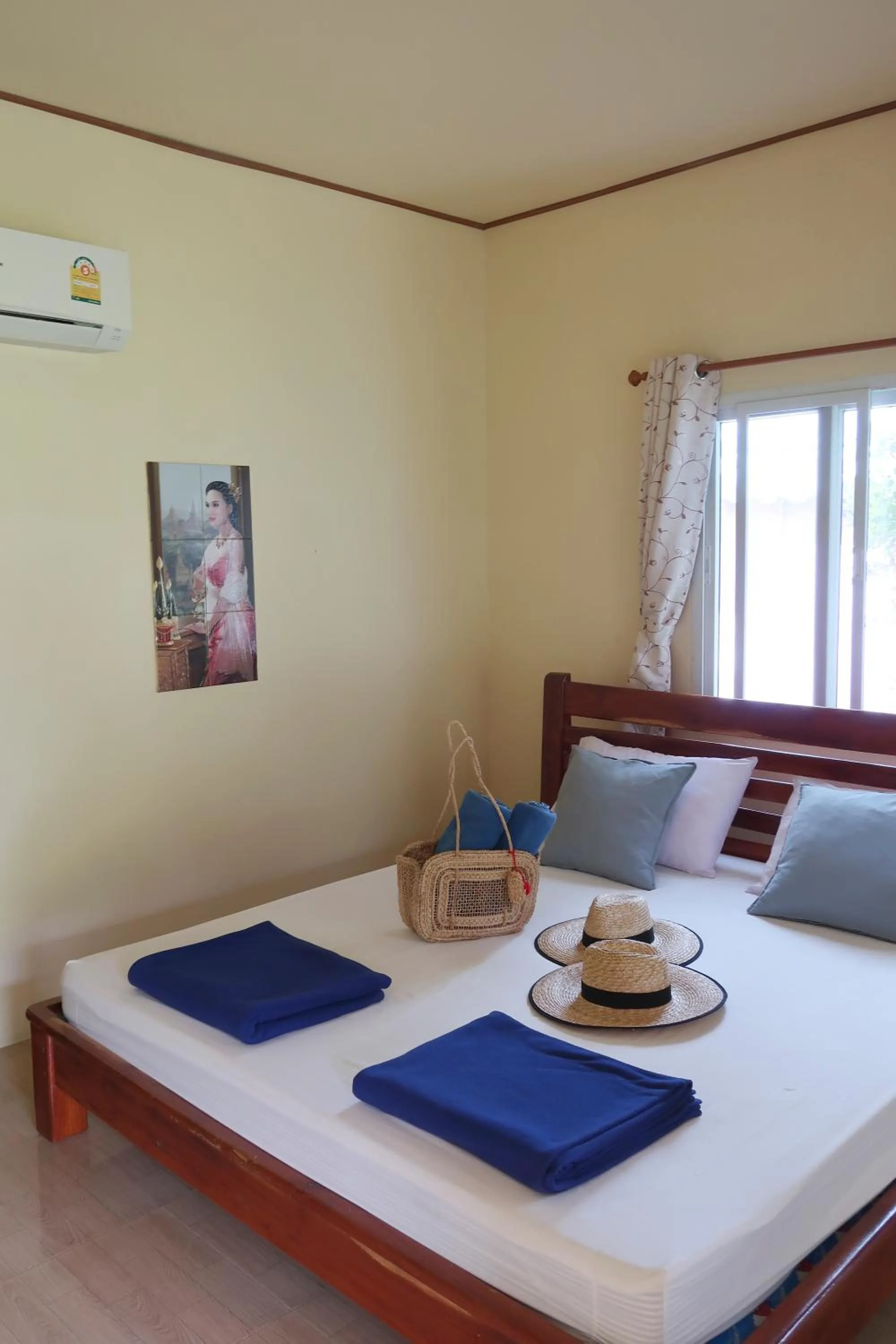 Bedroom, Bed in The Mermaid House