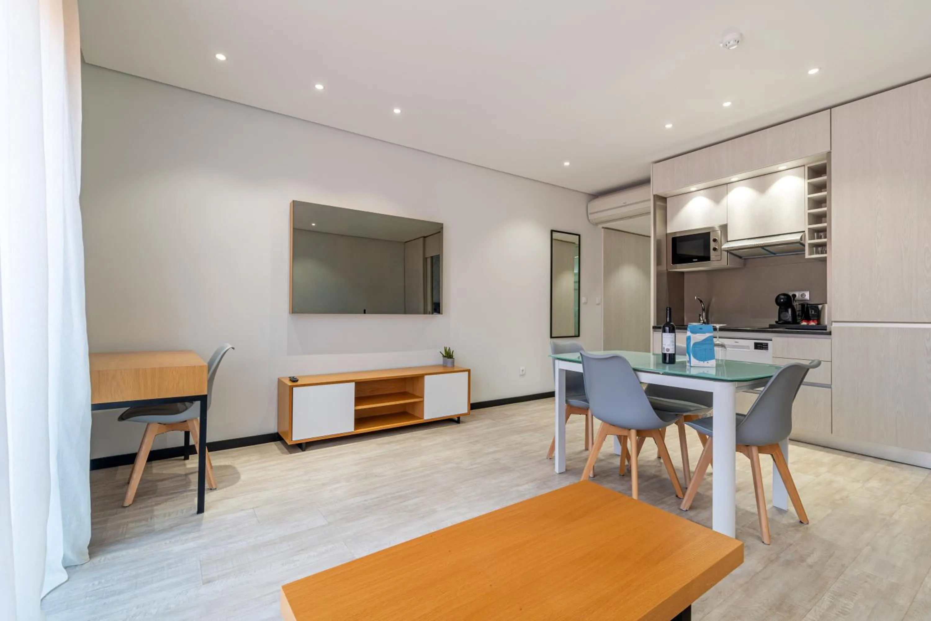 Kitchen or kitchenette in Smartr Porto Gaia & Spa