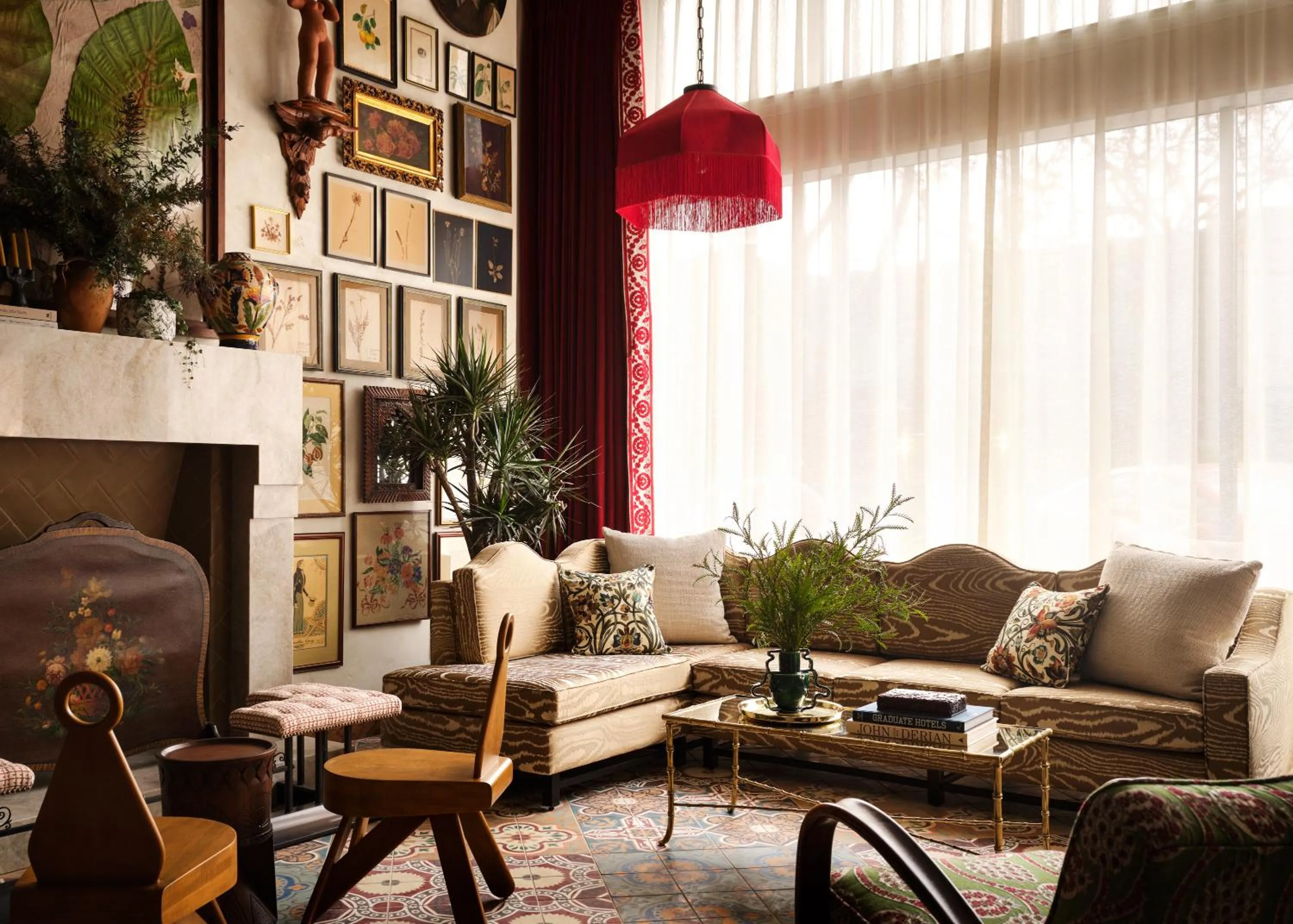 Communal lounge/ TV room in Graduate by Hilton Palo Alto