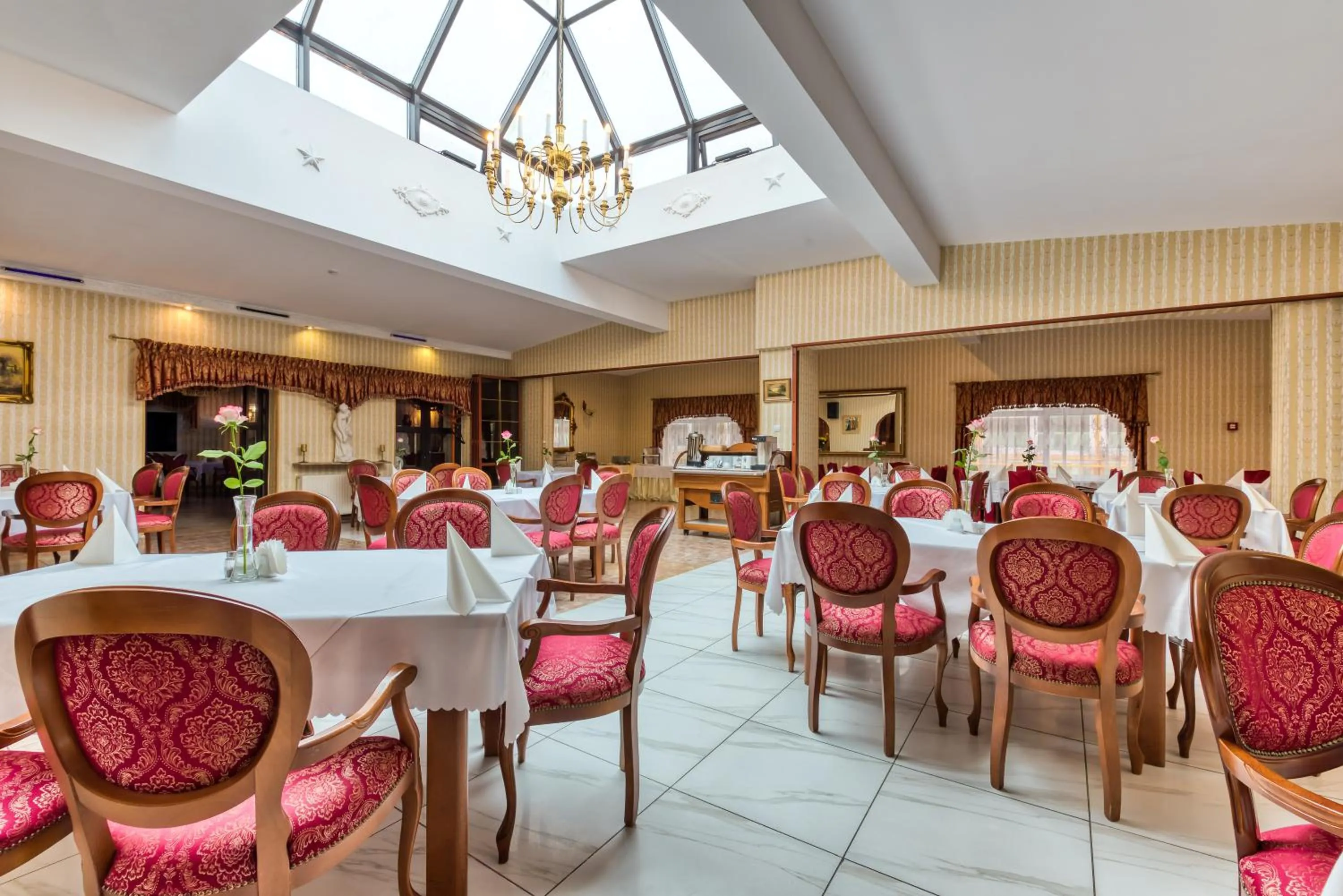 Restaurant/places to eat in Hotel Gracja