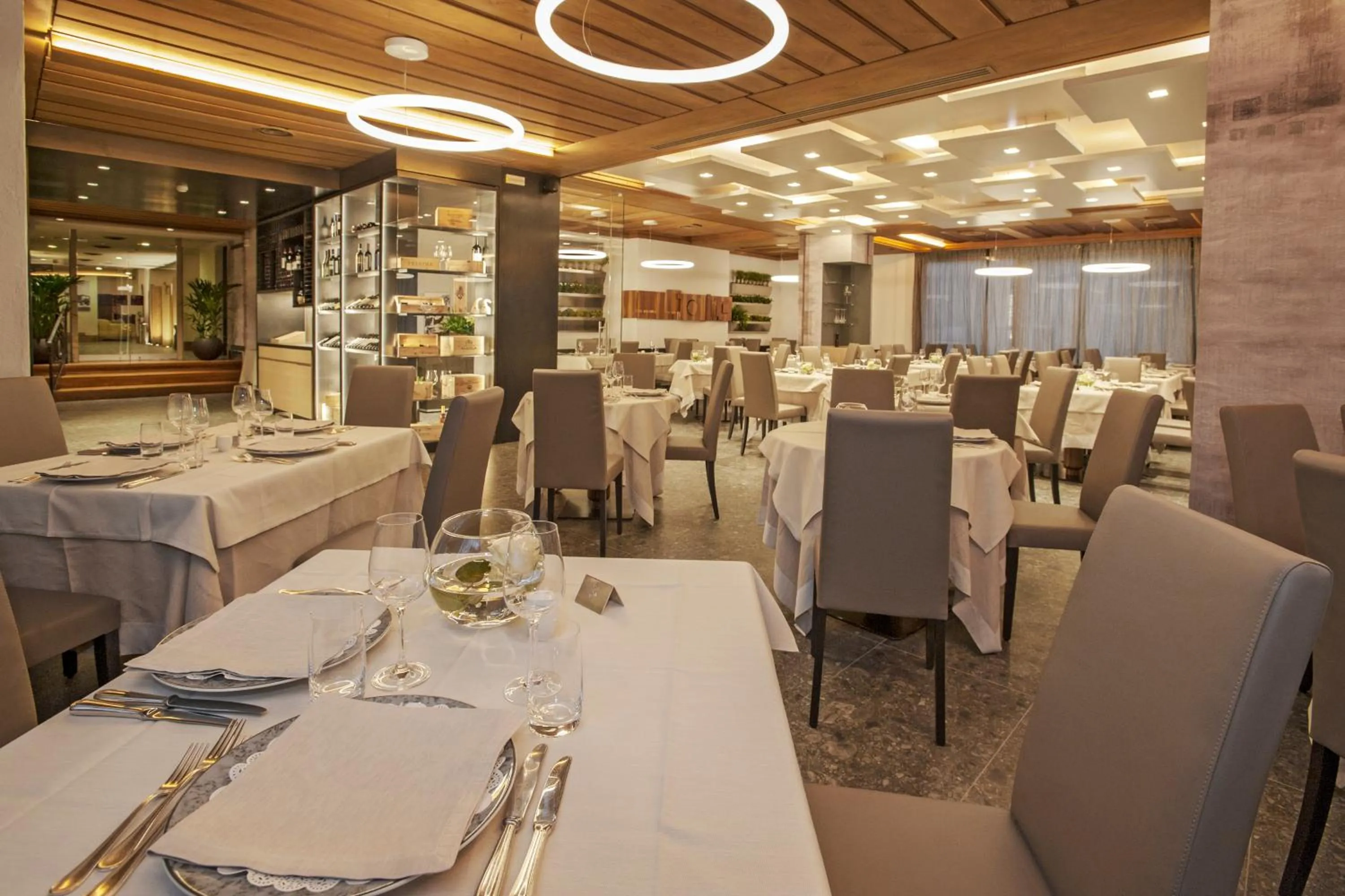 Restaurant/places to eat in Palace Hotel Wellness & Beauty