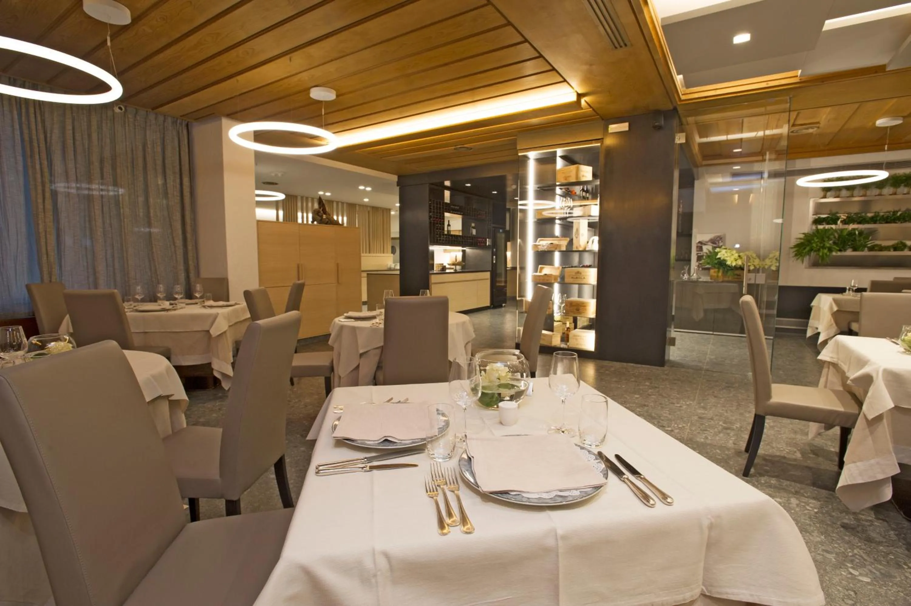 Restaurant/places to eat in Palace Hotel Wellness & Beauty