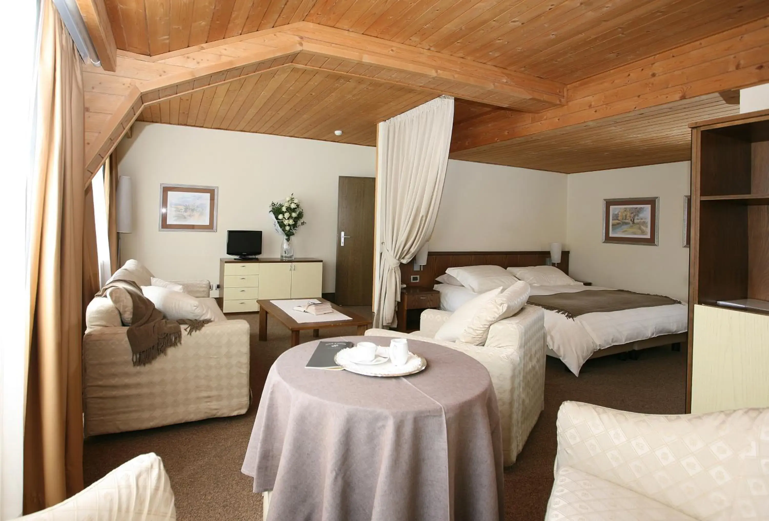 Junior Suite in Palace Hotel Wellness & Beauty Junior Suite in Palace Hotel Wellness & Beauty