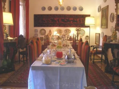 Restaurant/places to eat in Villa Chiarenza Maison d'Hotes