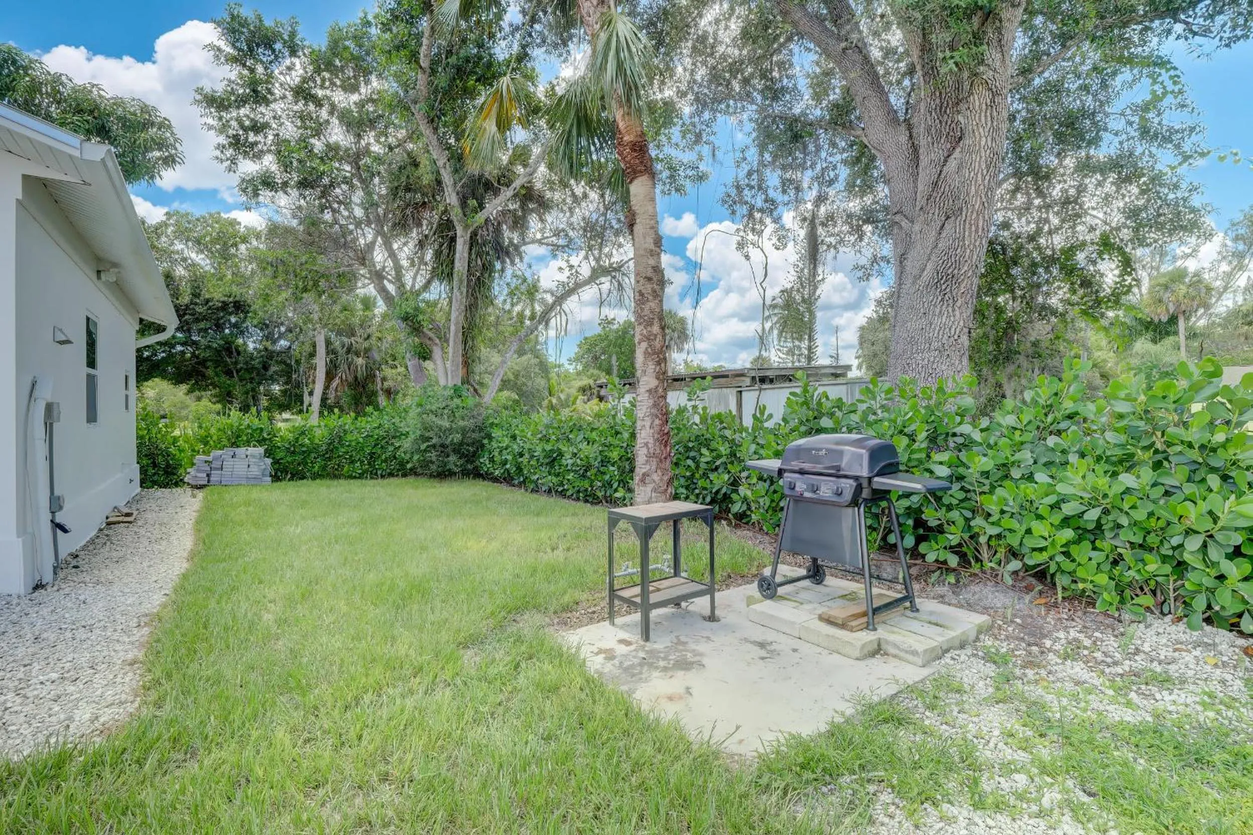Three Rental Units In This Bonita Springs Compound