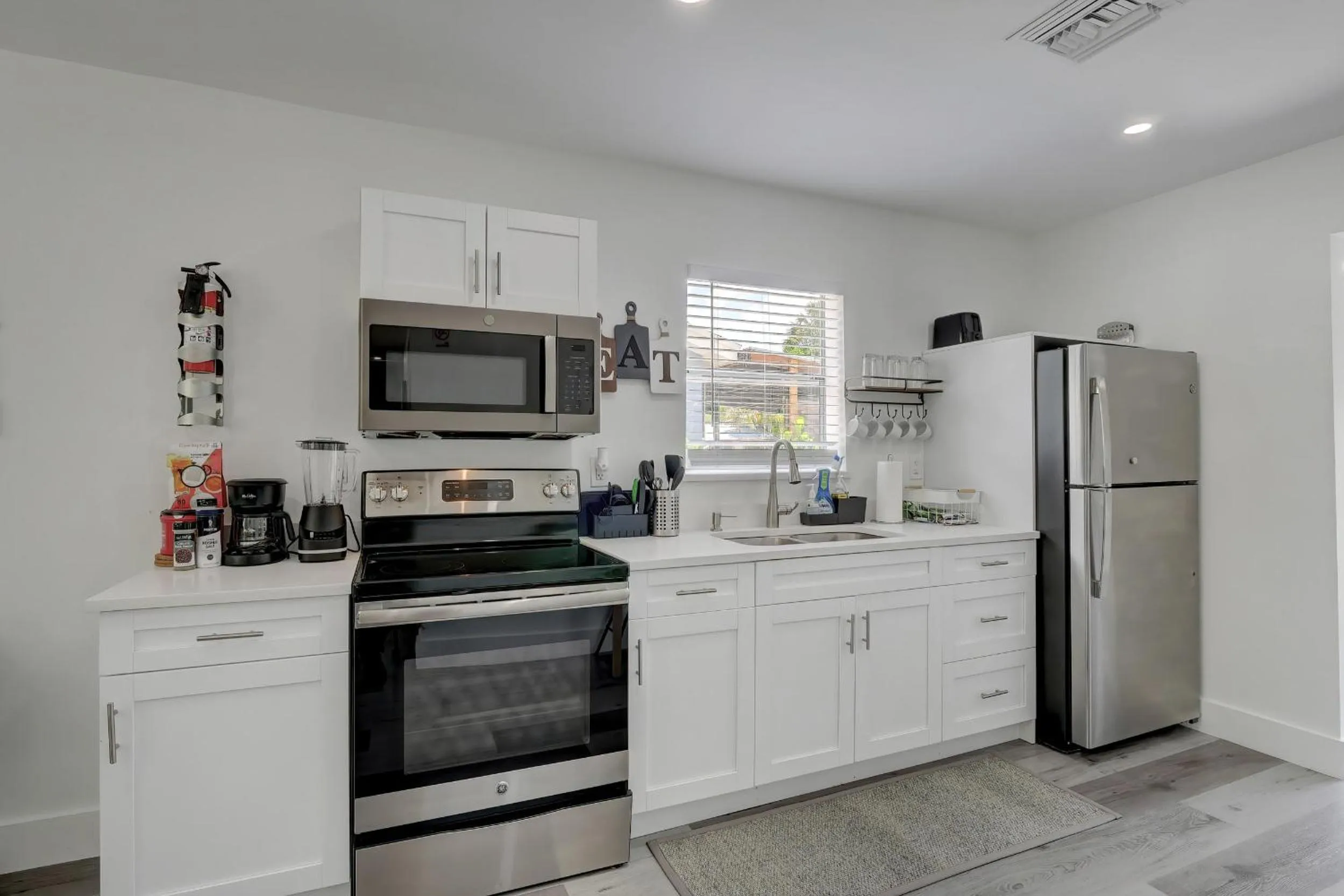 Three Rental Units In This Bonita Springs Compound