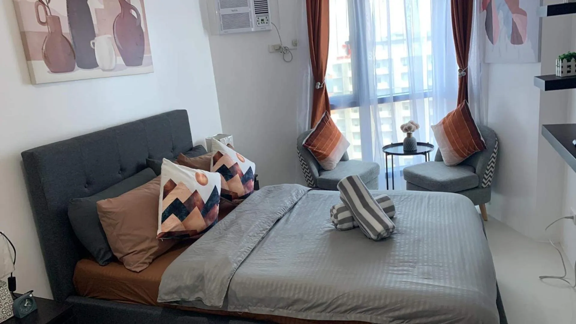 Bed in Grand Riviera Suites Comfy Condo near US Embassy Manila Bay Roxas Blvd Ermita Manila