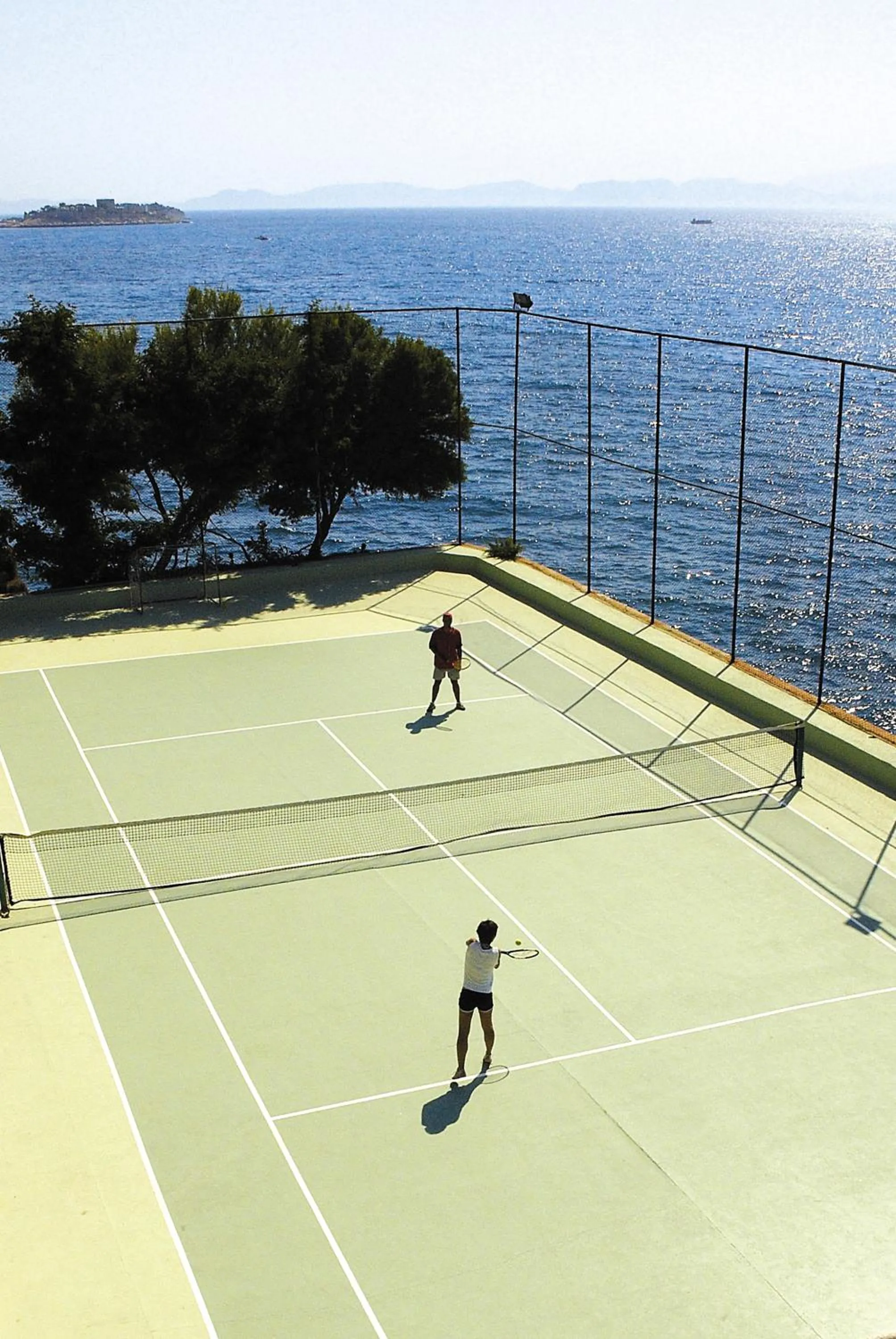 Tennis court in Korumar Hotel Deluxe