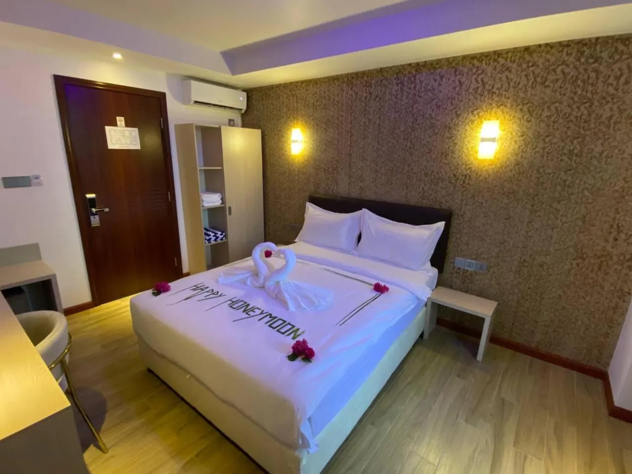 Bed in Ari Grand Hotel & Spa