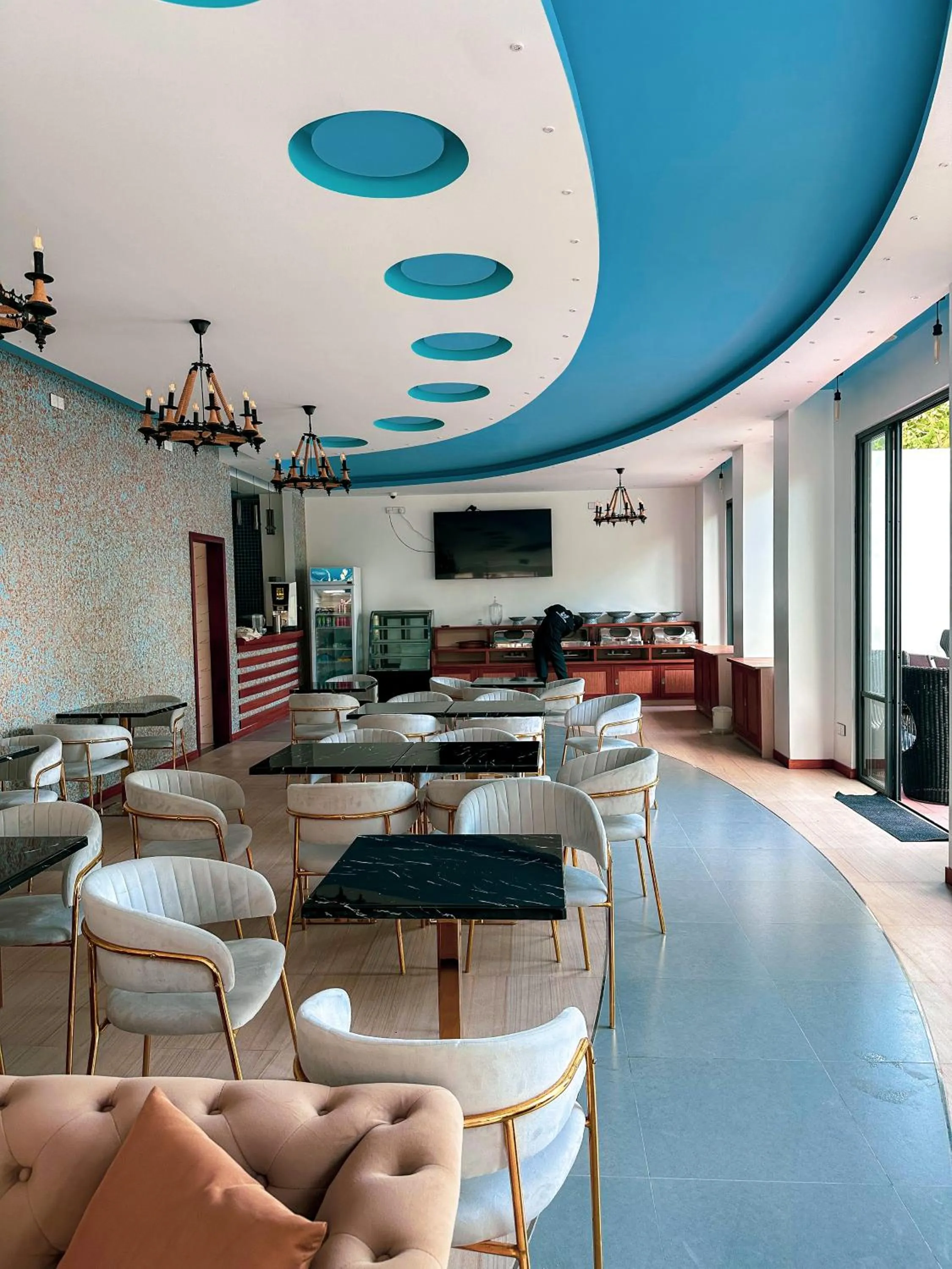 Restaurant/places to eat in Ari Grand Hotel & Spa