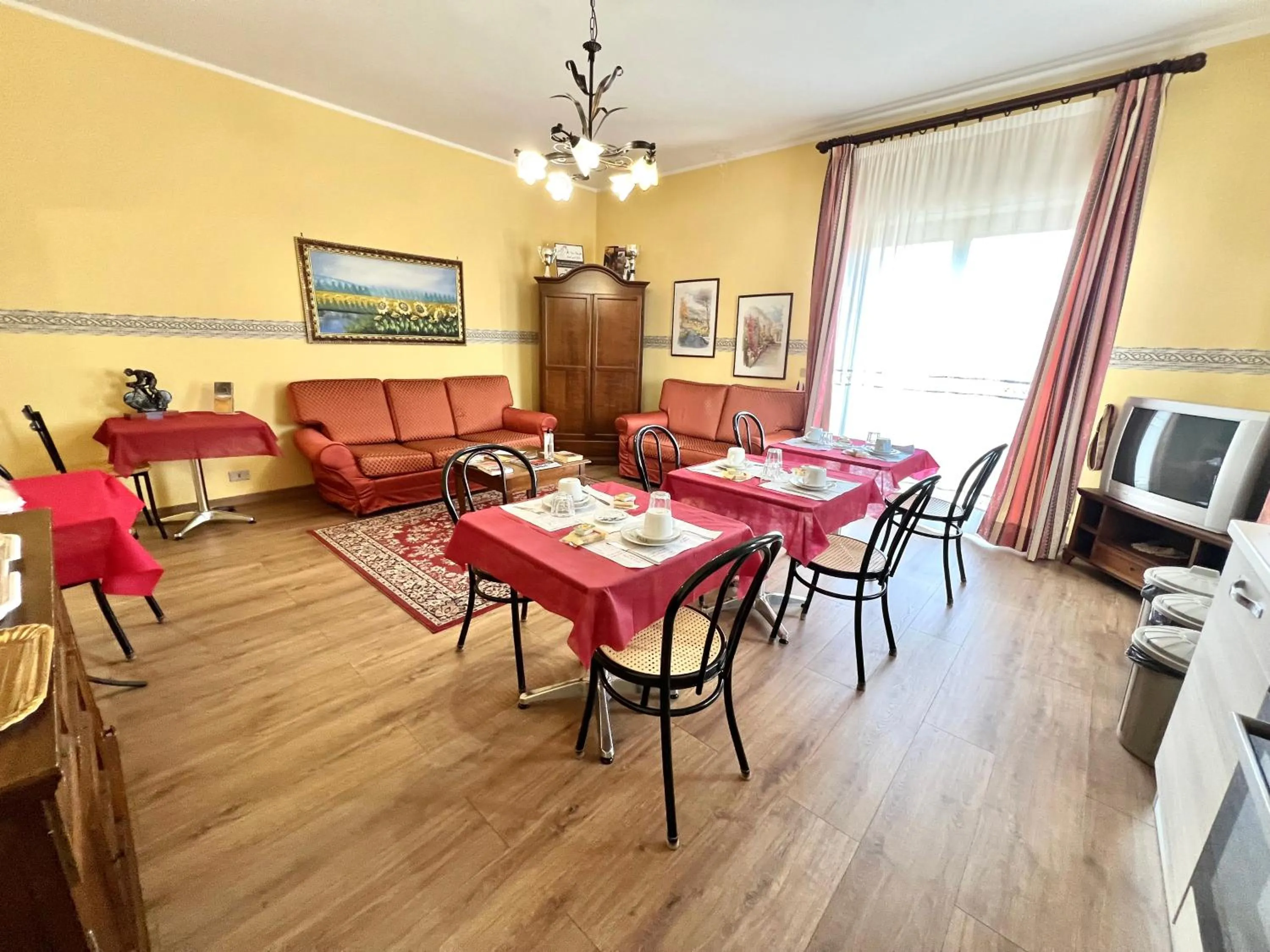 Breakfast in Ai Tre Parchi Bed And Bike