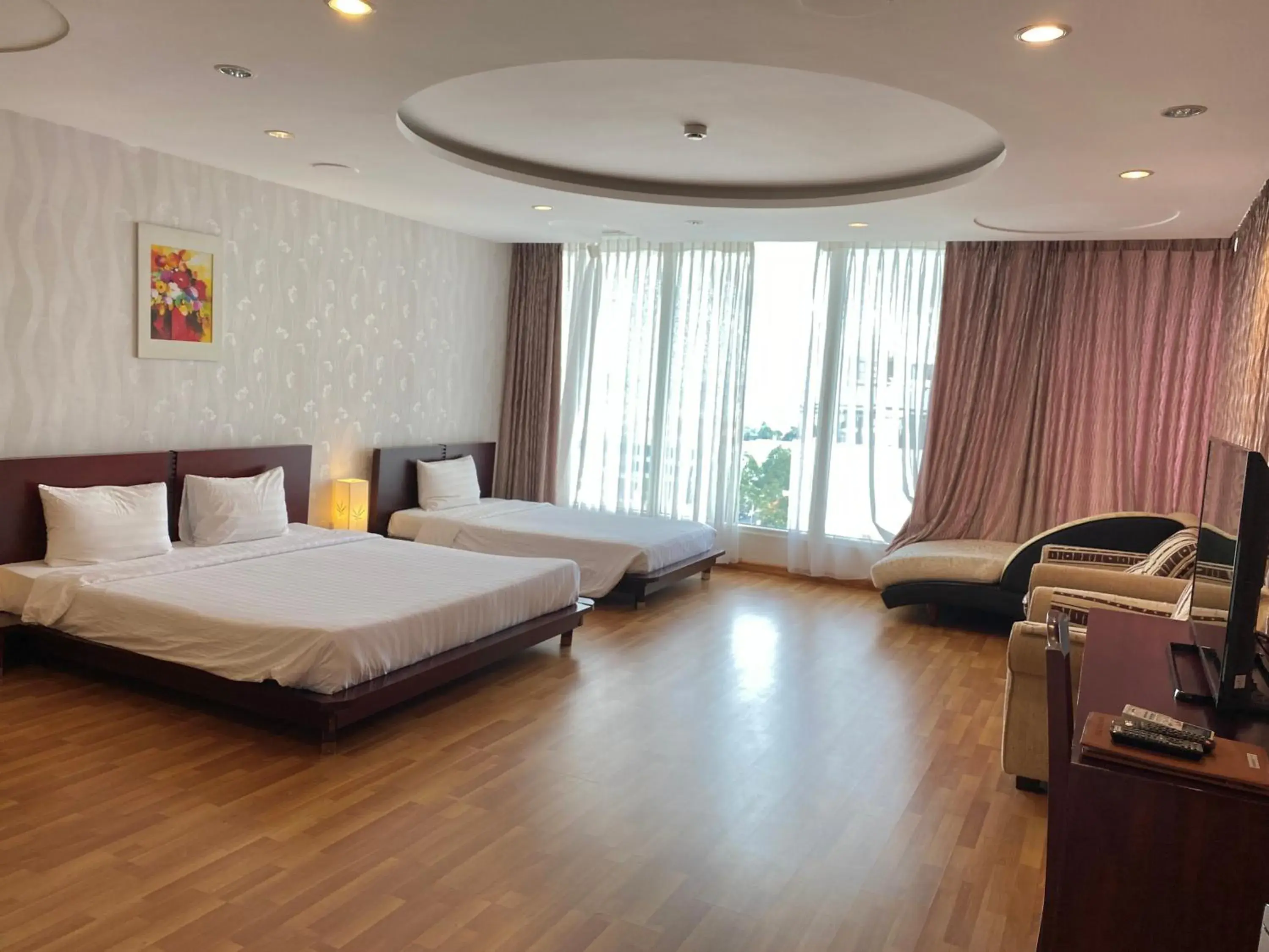 VIP Deluxe Double Room with River View in Kim Tho Hotel VIP Deluxe Double Room with River View in Kim Tho Hotel