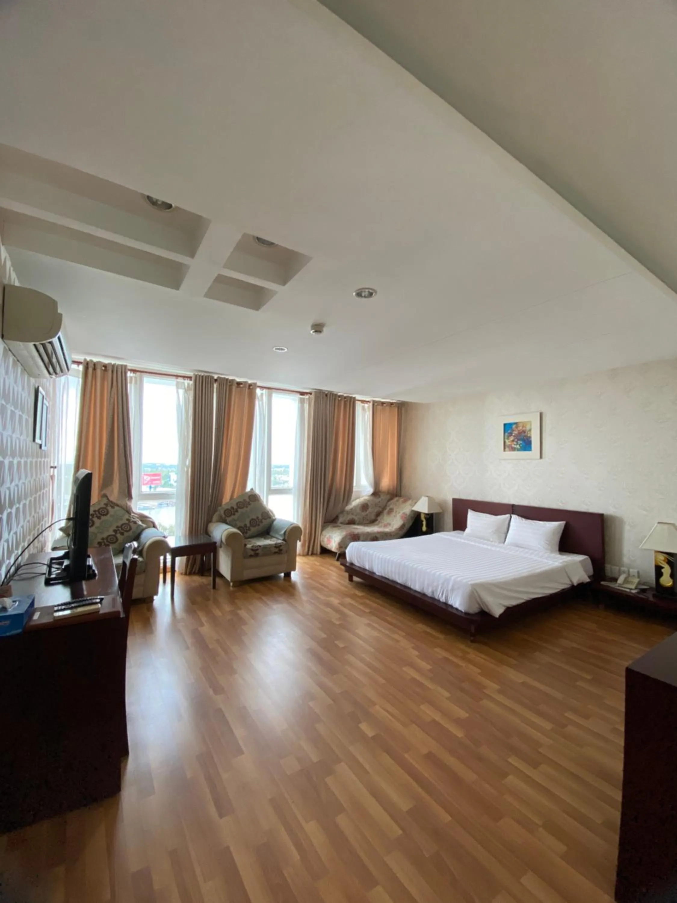 Bed in Kim Tho Hotel