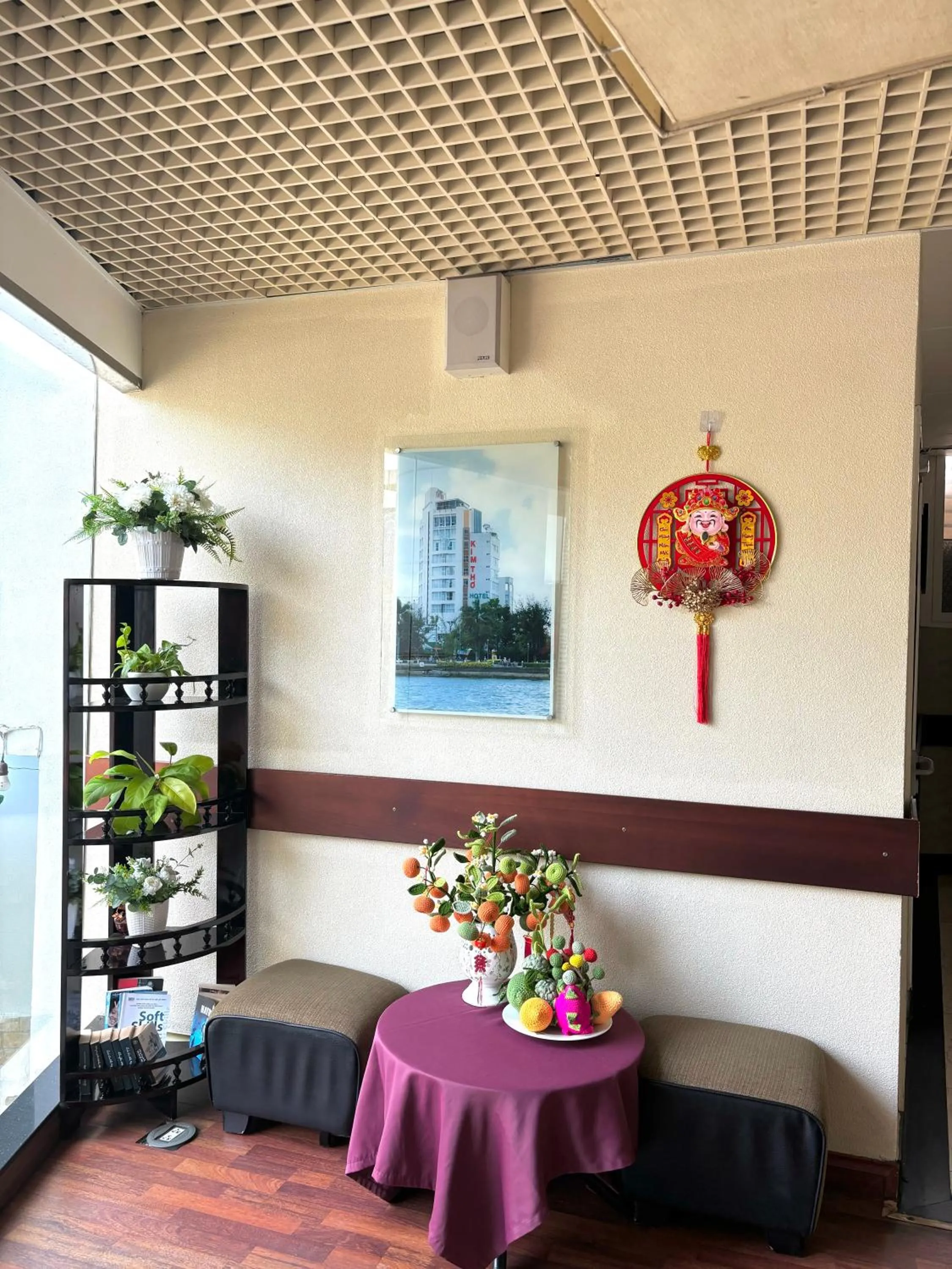 Library in Kim Tho Hotel