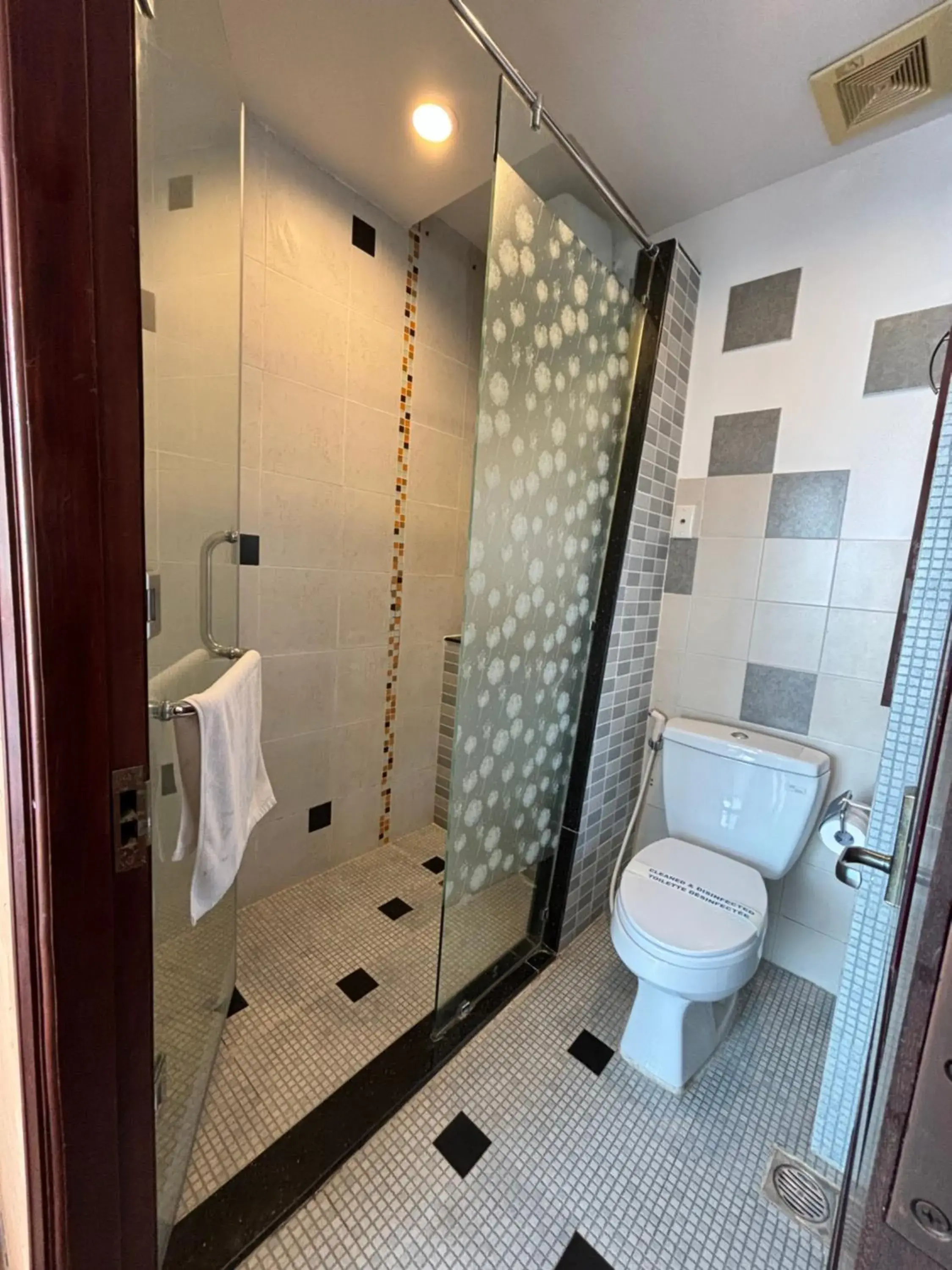 Superior Double Room in Kim Tho Hotel Superior Double Room in Kim Tho Hotel