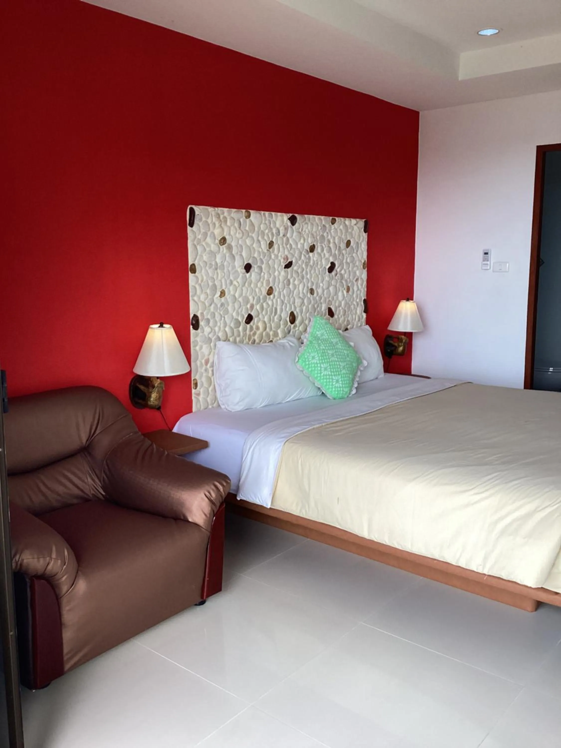 Bed in Mountain Seaview Luxury Apartments