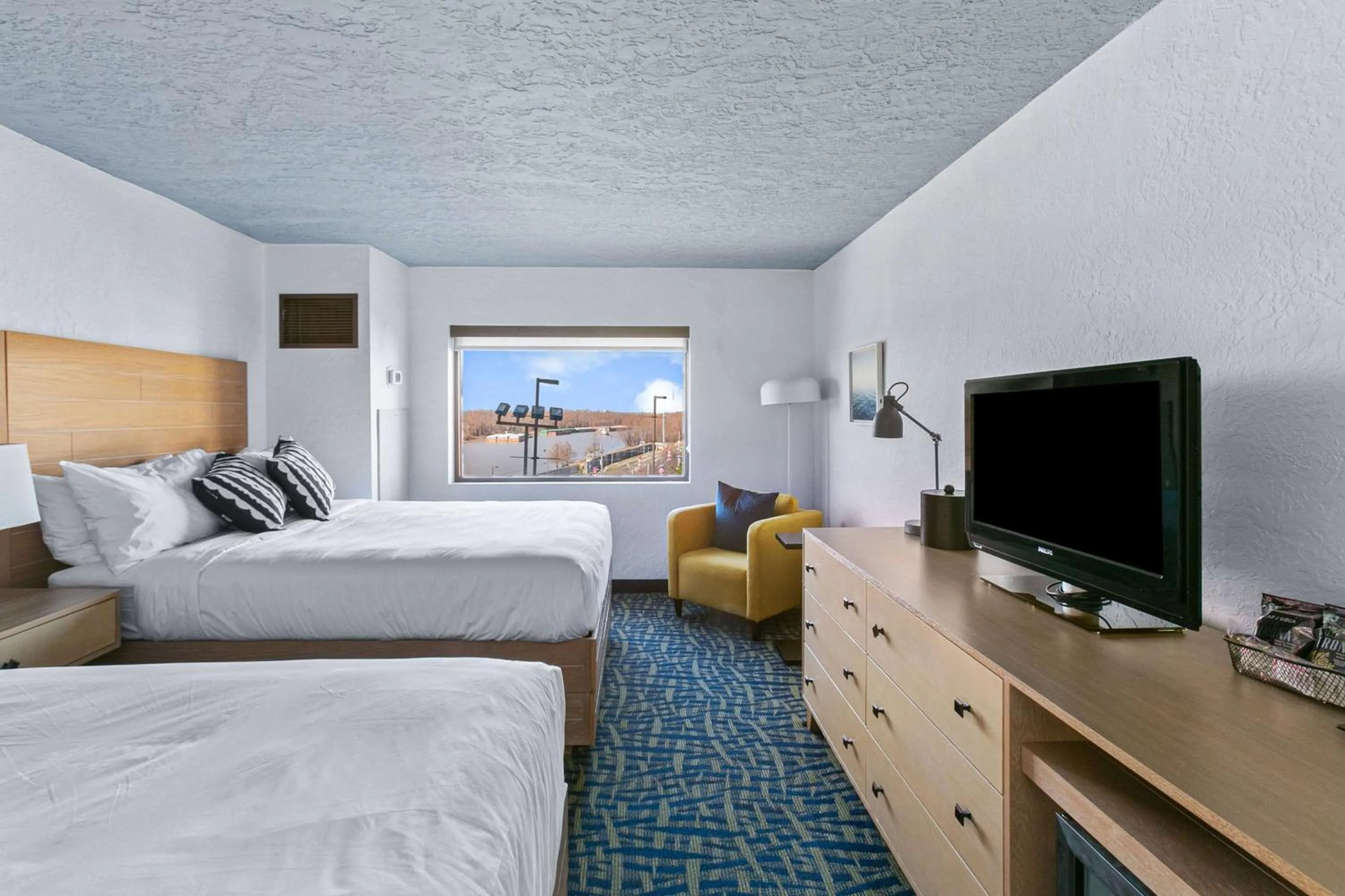 Photo of the whole room, Bed in Mulberry, a Wyndham Hotel