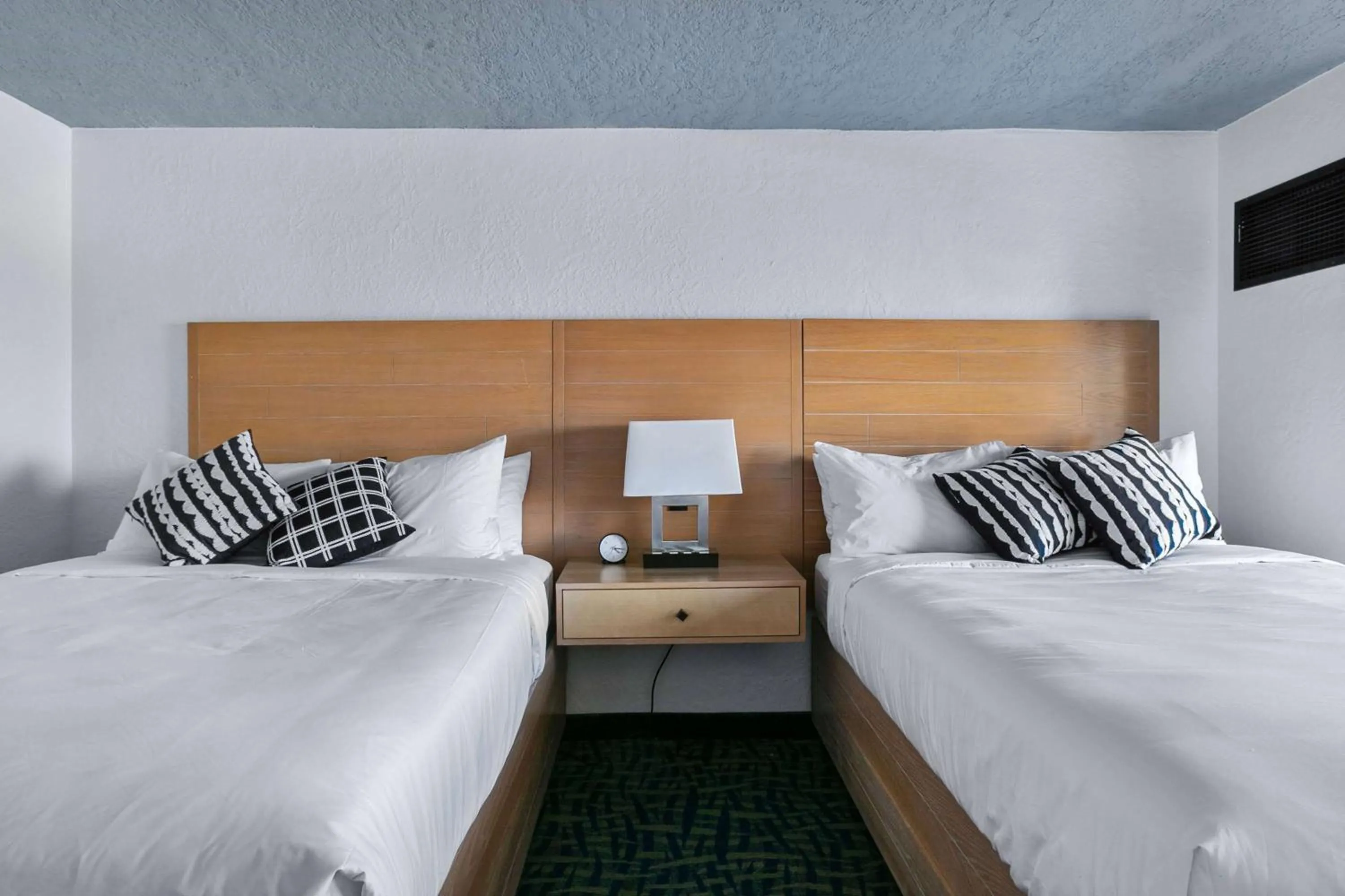 Photo of the whole room, Bed in Mulberry, a Wyndham Hotel