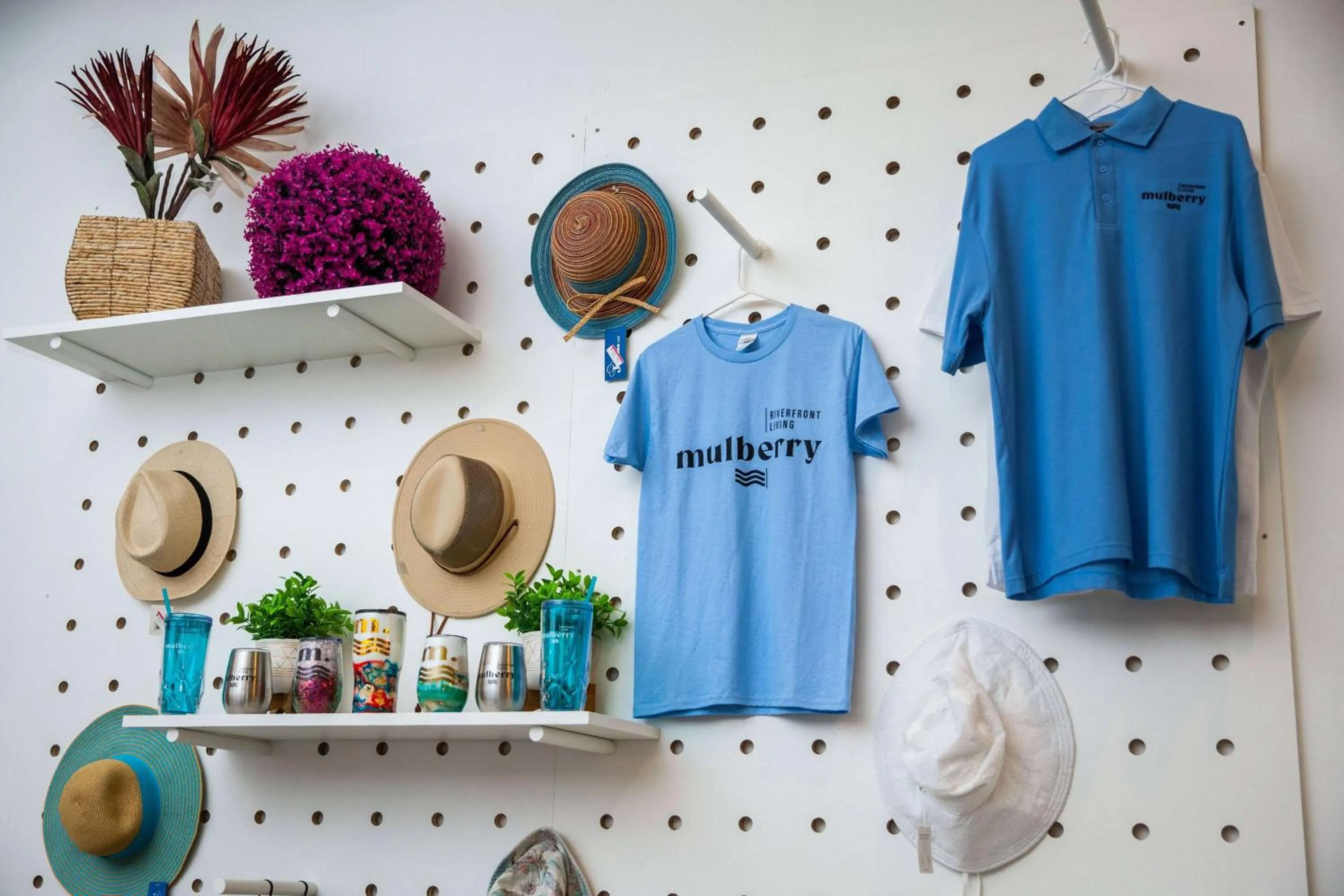 On-site shops in Mulberry, a Wyndham Hotel