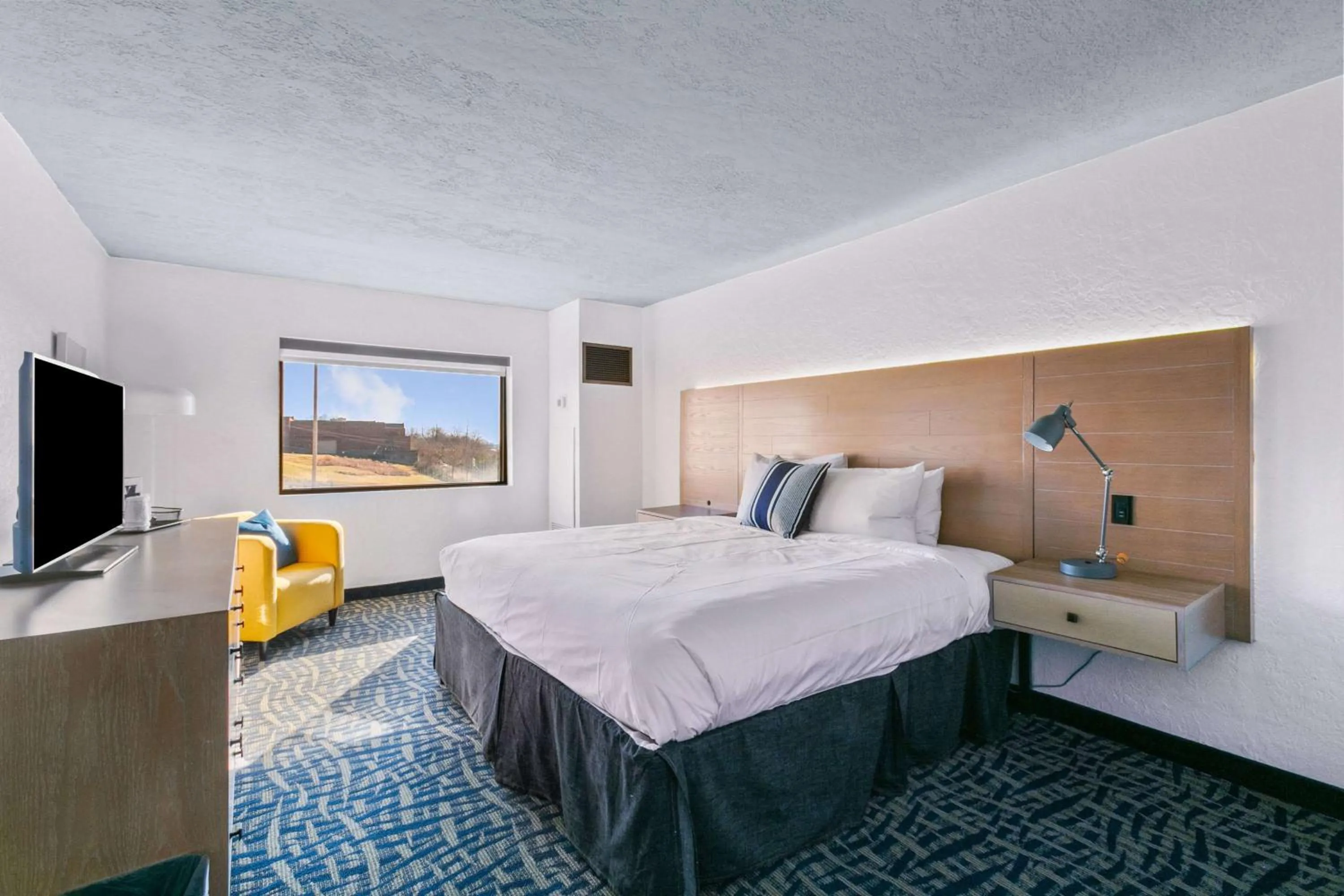 Photo of the whole room, Bed in Mulberry, a Wyndham Hotel