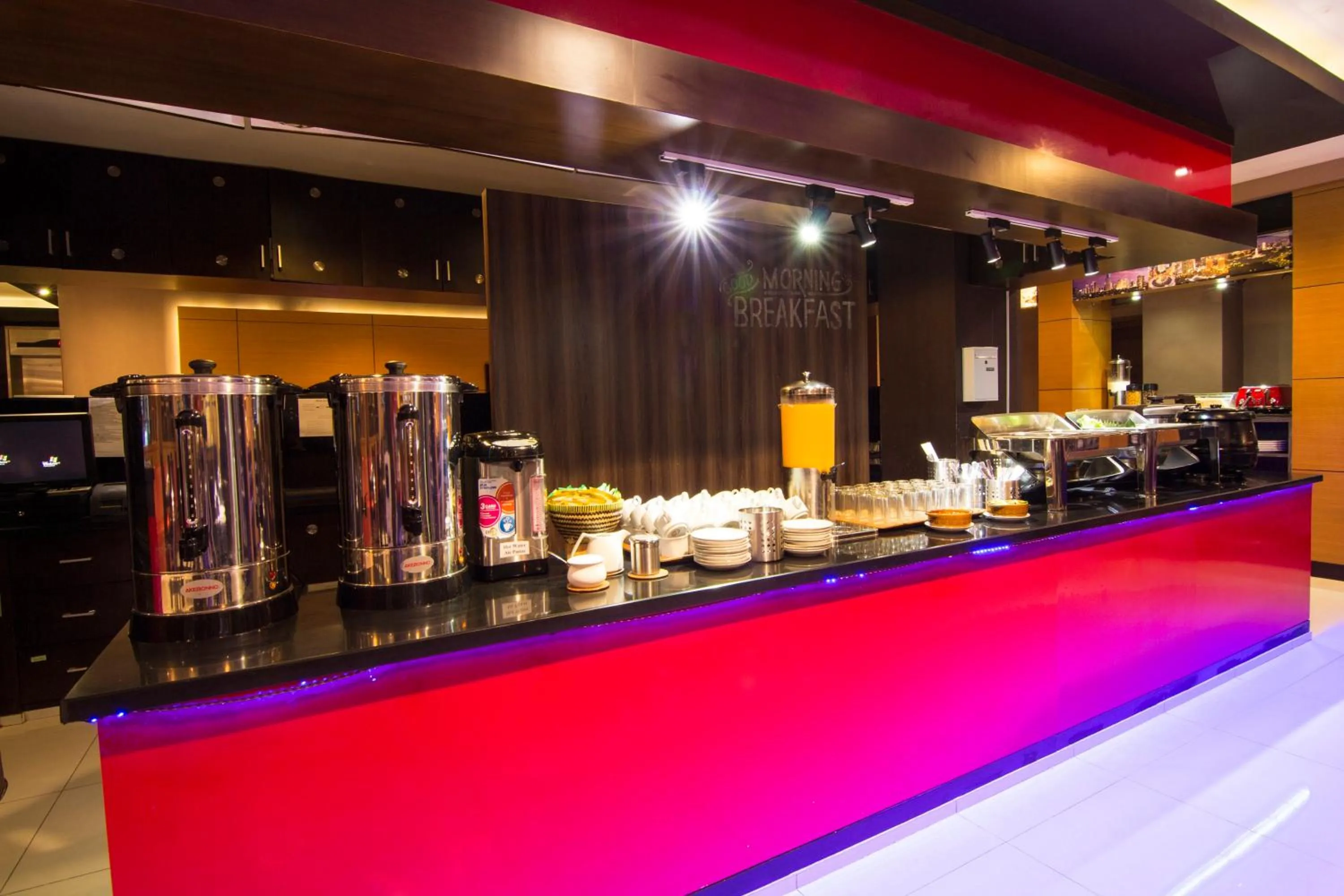 Restaurant/places to eat in Citi M Hotel Gambir