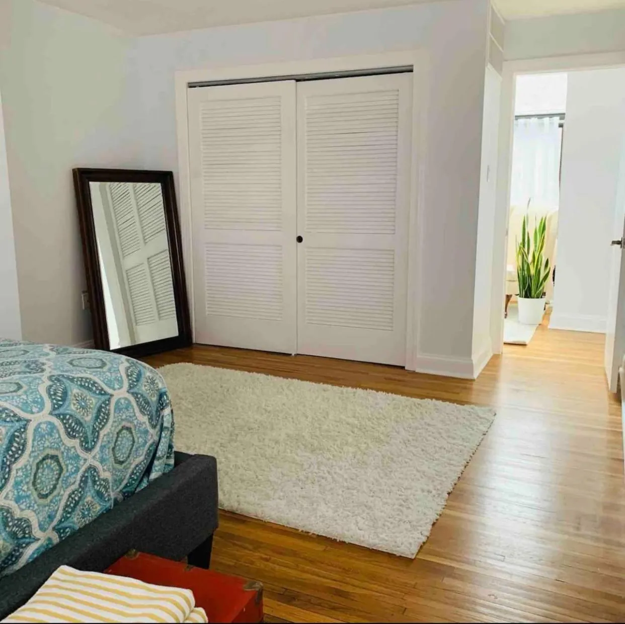 A Regal Retreat- Exclusive Parking, Prime Location