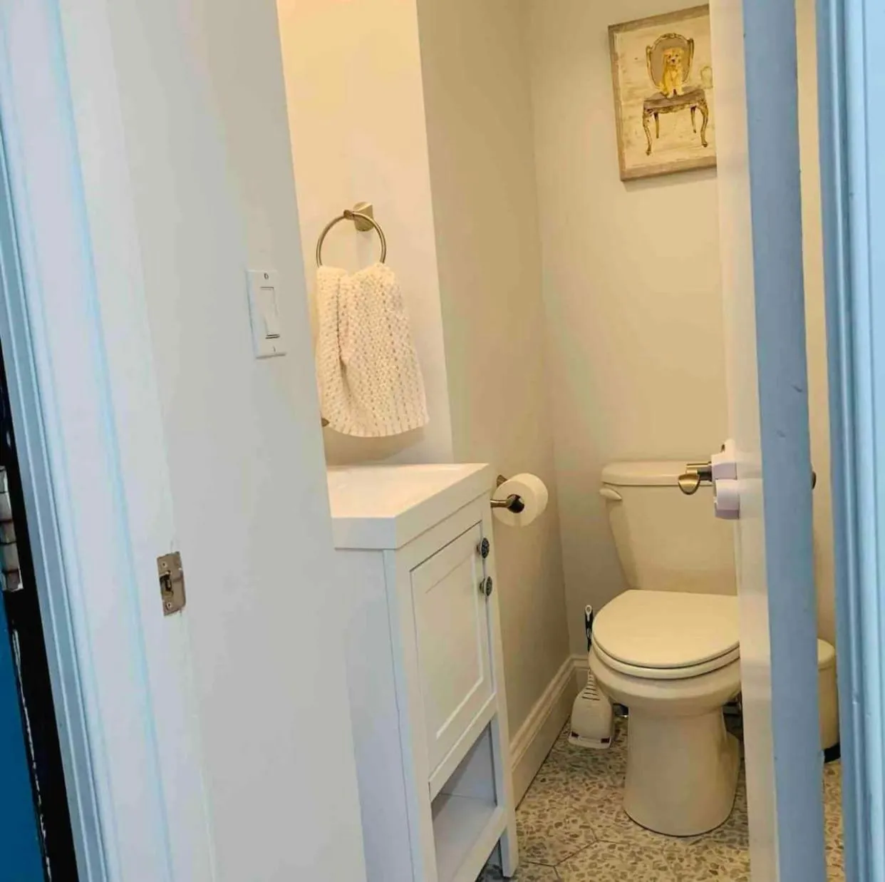 A Regal Retreat- Exclusive Parking, Prime Location