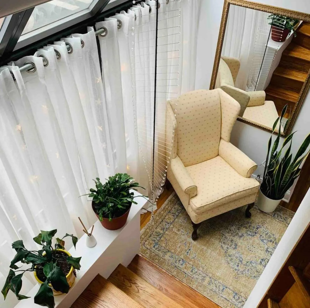 A Regal Retreat- Exclusive Parking, Prime Location