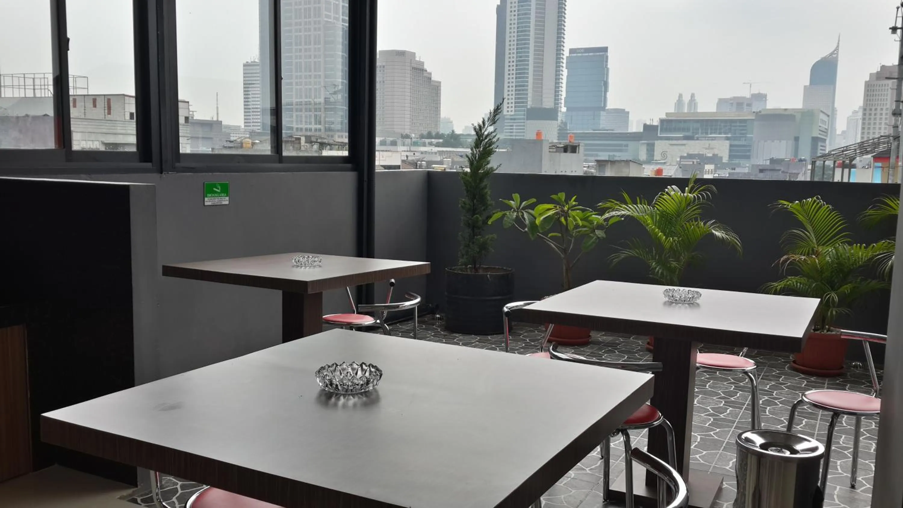 Restaurant/places to eat in iHome Residence