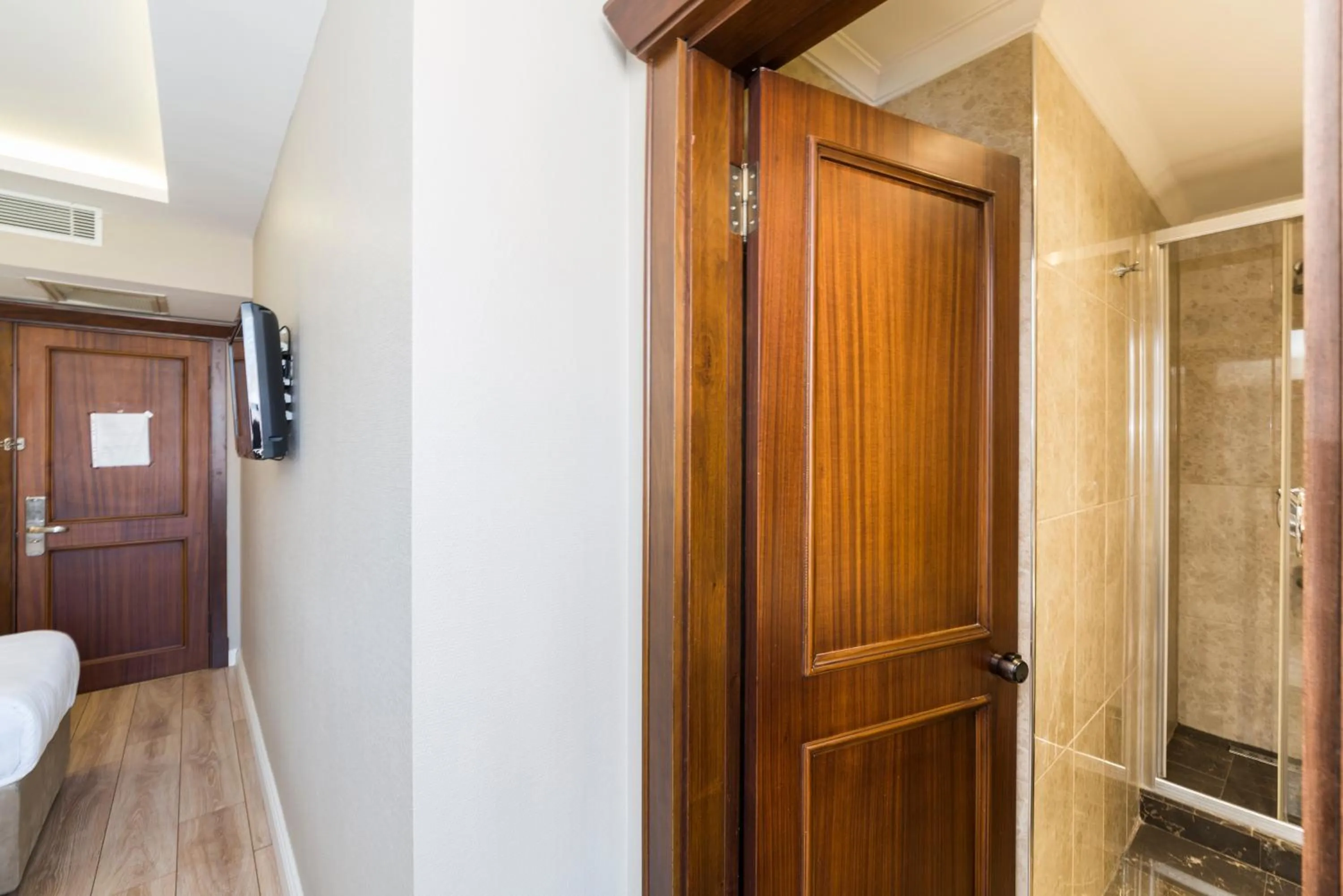 Shower in Semsan Hotel