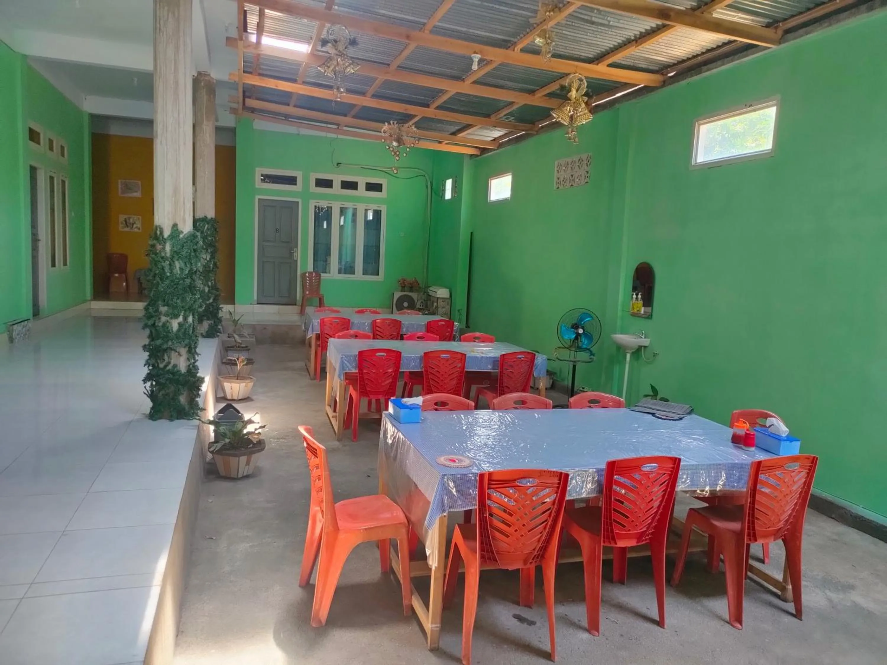 Restaurant/places to eat in Tangkoko Guest House