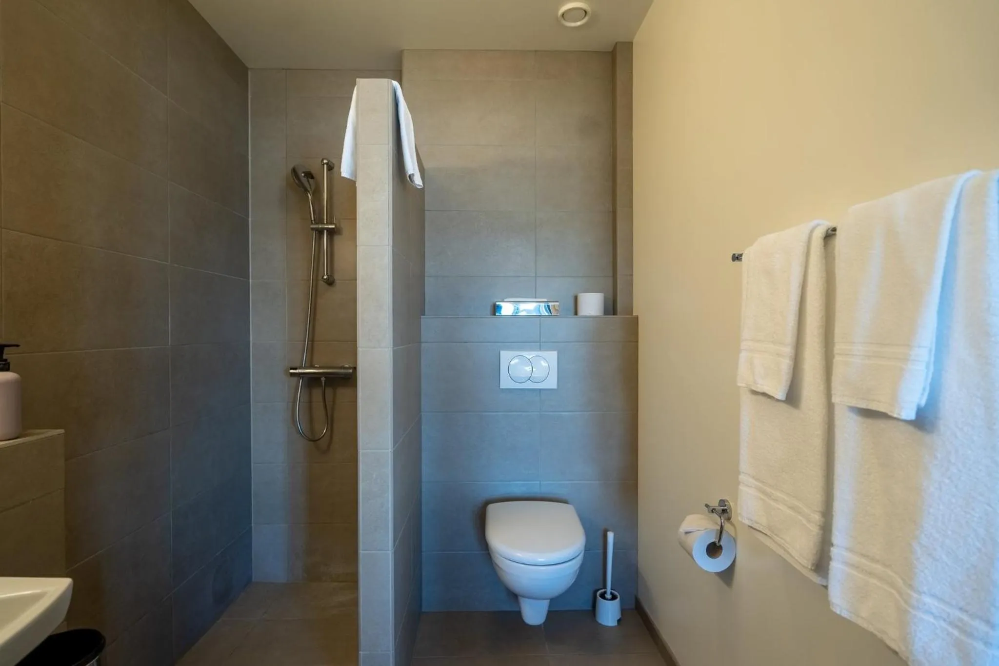 Bathroom in Gistihúsið - Lake Hotel Egilsstadir