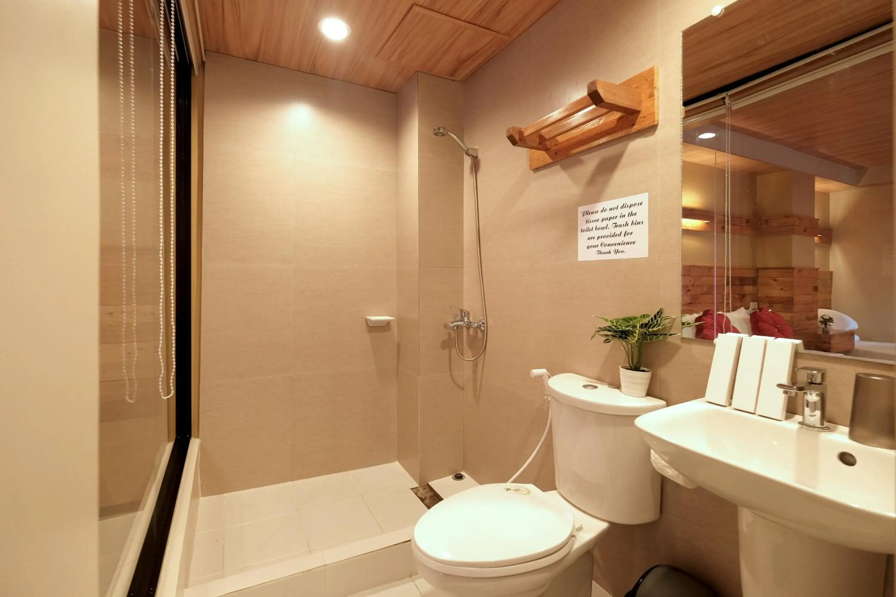 Bathroom in GHIELLANIQA INN