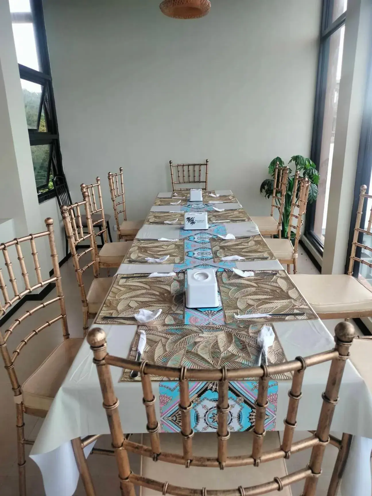 Restaurant/places to eat in GHIELLANIQA INN Restaurant/places to eat in GHIELLANIQA INN