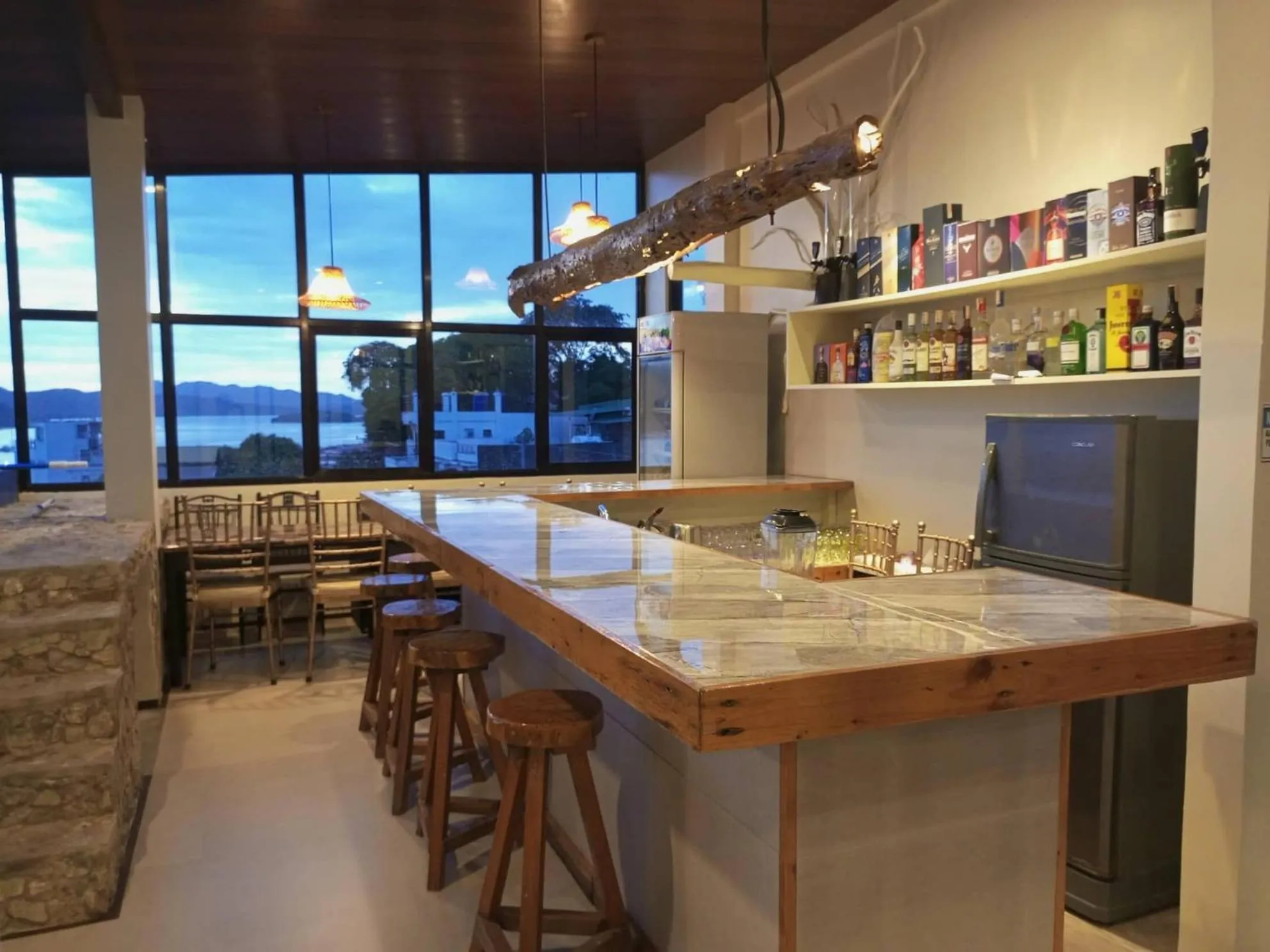 Lounge or bar in GHIELLANIQA INN