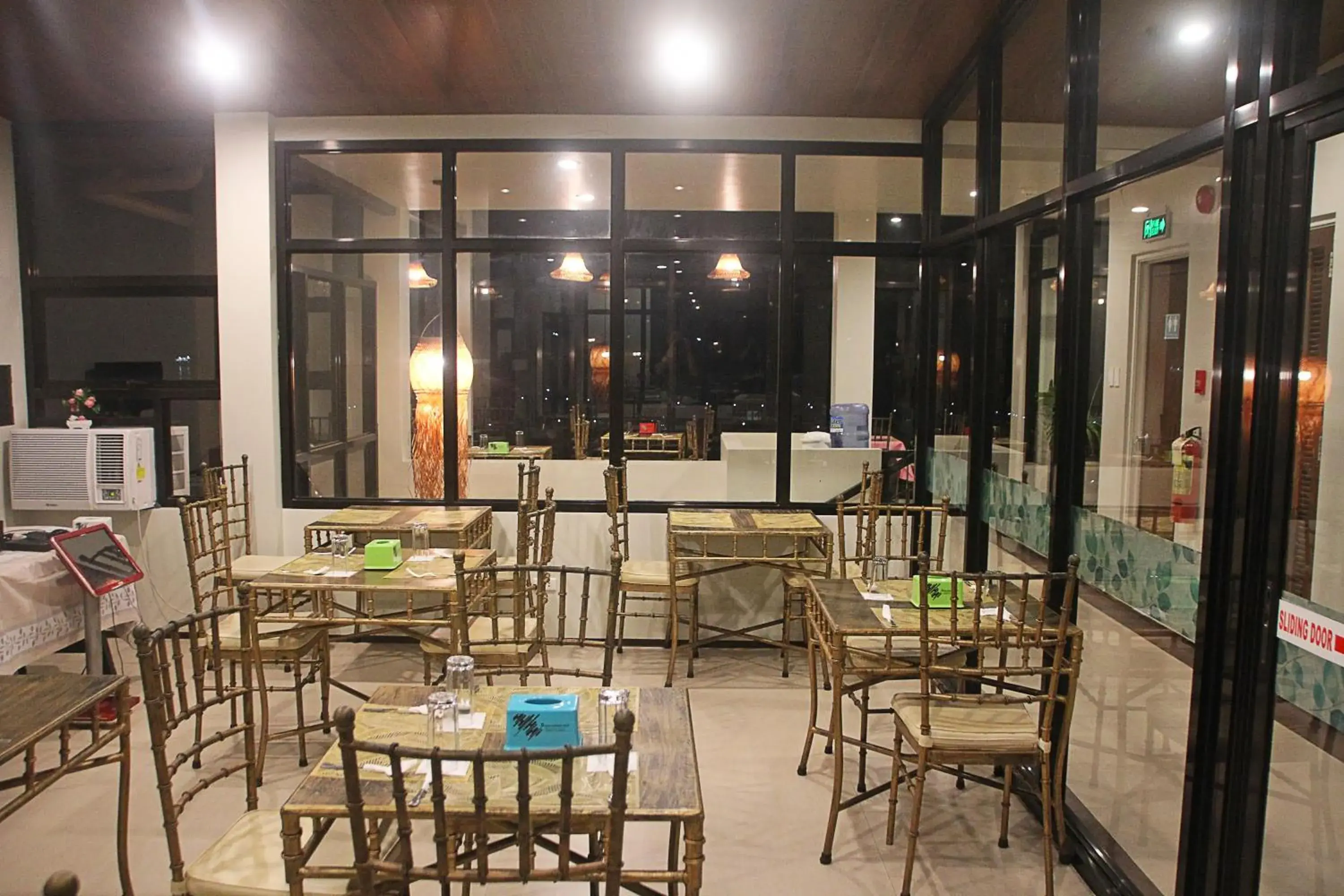 Restaurant/places to eat in GHIELLANIQA INN Restaurant/places to eat in GHIELLANIQA INN