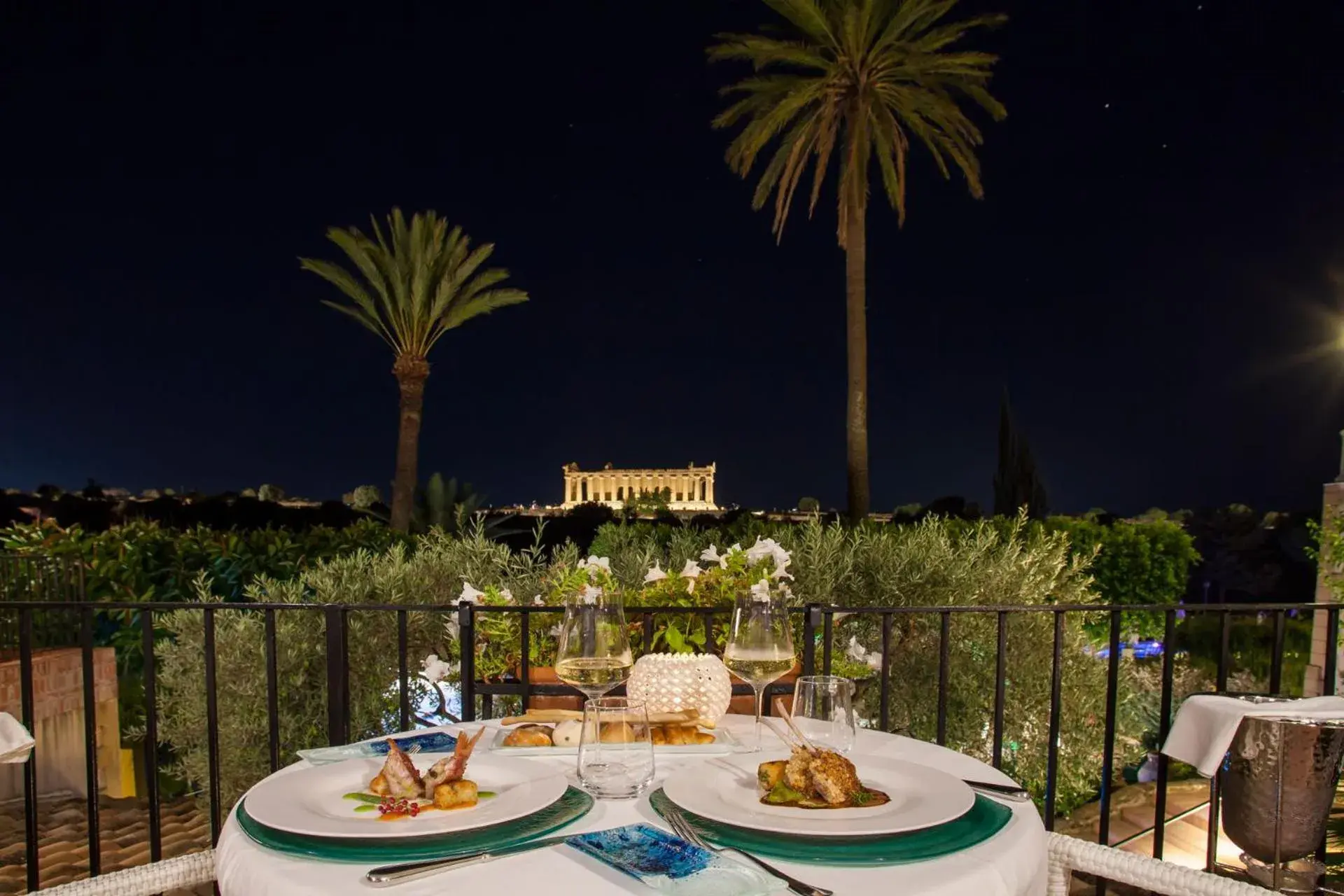 Restaurant/places to eat in Villa Athena Resort Restaurant/places to eat in Villa Athena Resort